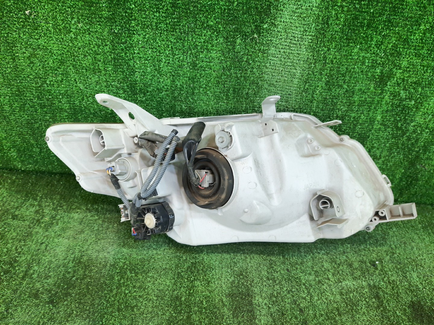 Фара левая передняя TOYOTA AXIO, COROLLA FIELDER, COROLLA  AXIO, FIELDER NZE141, NZE144, ZRE142, ZRE144, ZRE144G, ZRE142G, NZE144G, NZE141G 2 ракурс