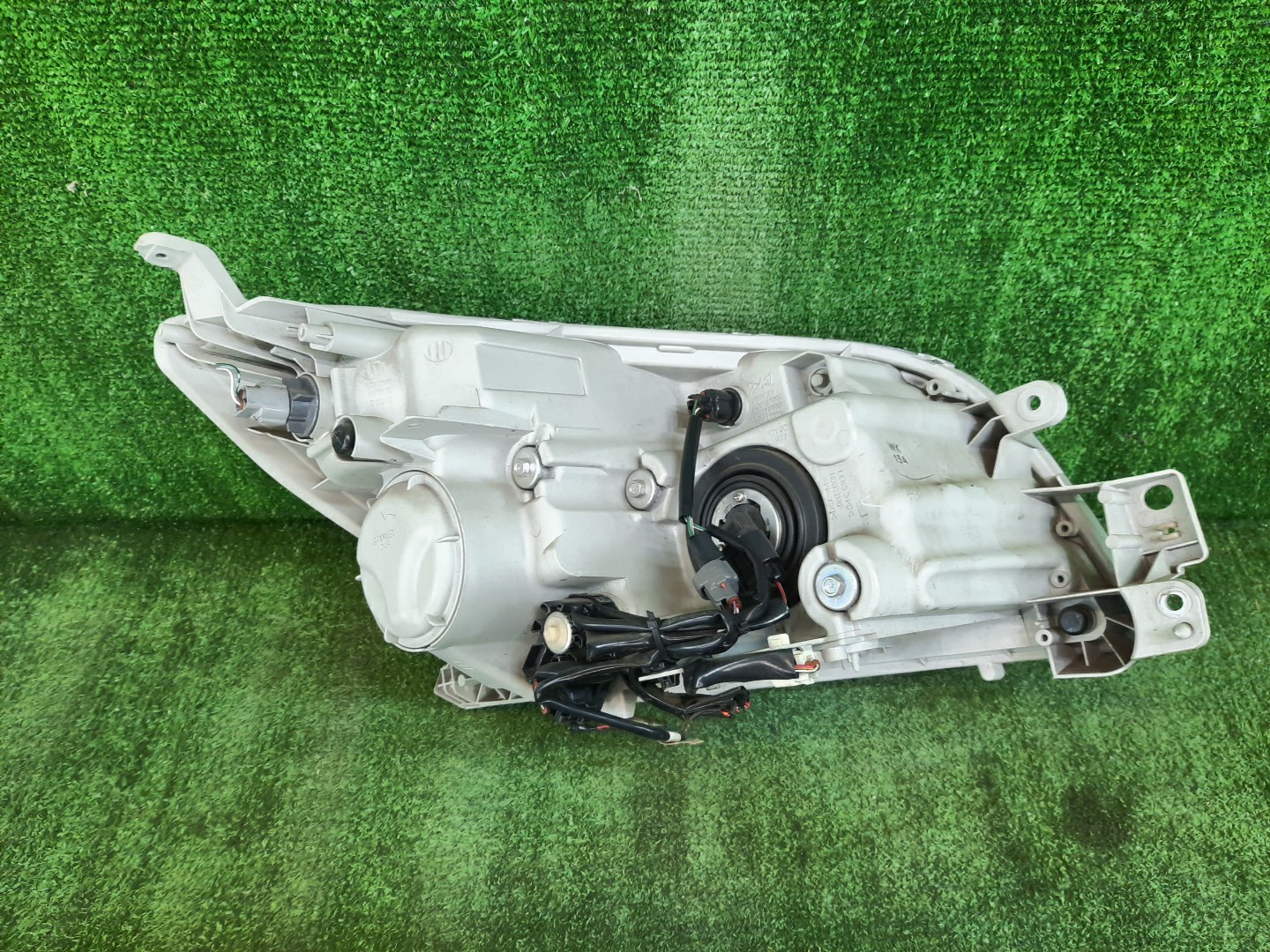 Фара левая передняя TOYOTA RUSH, BE-GO J210E, J200E, J210G, J200G 2 ракурс Фара левая передняя TOYOTA RUSH, BE-GO J210E, J200E, J210G, J200G 2 ракурс