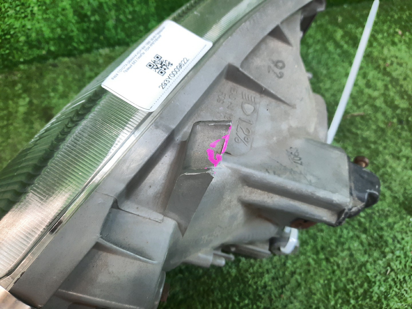 Фара правая передняя TOYOTA GRANVIA VCH10W, KCH10W, VCH16W, KCH16W, RCH11W, KCH11W 4 ракурс
