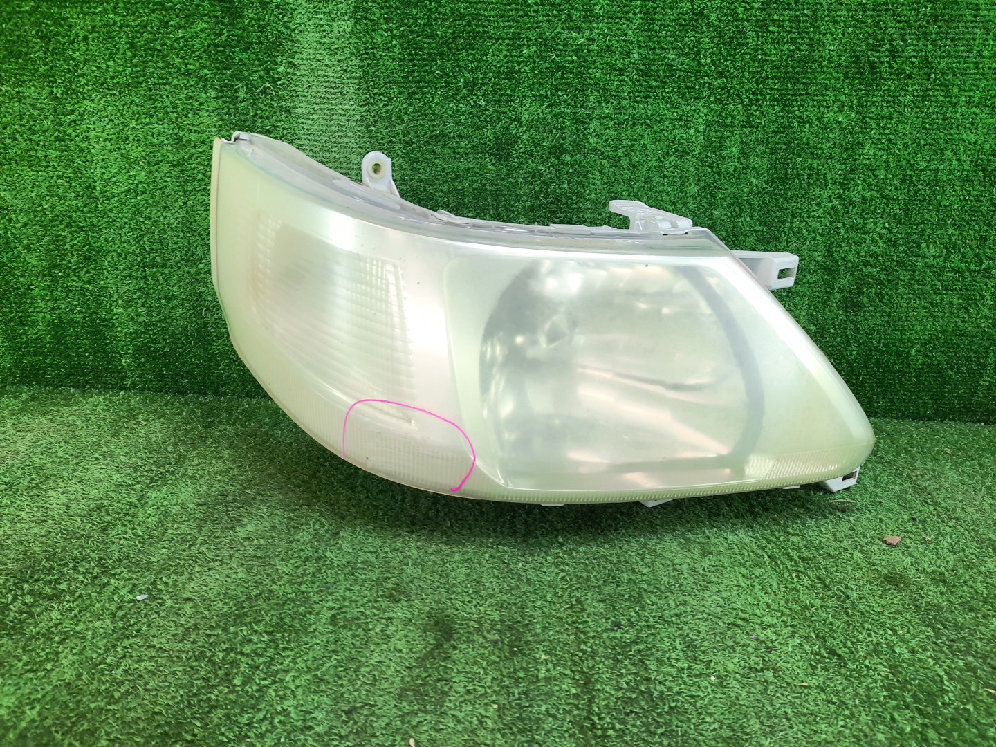 Фара правая передняя NISSAN SERENA TNC24, TC24, RC24, PC24, PNC24, VC24, VNC24 1 ракурс