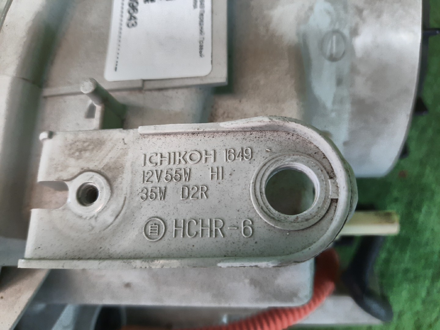 Фара правая передняя NISSAN SERENA TNC24, TC24, RC24, PC24, PNC24, VC24, VNC24 3 ракурс