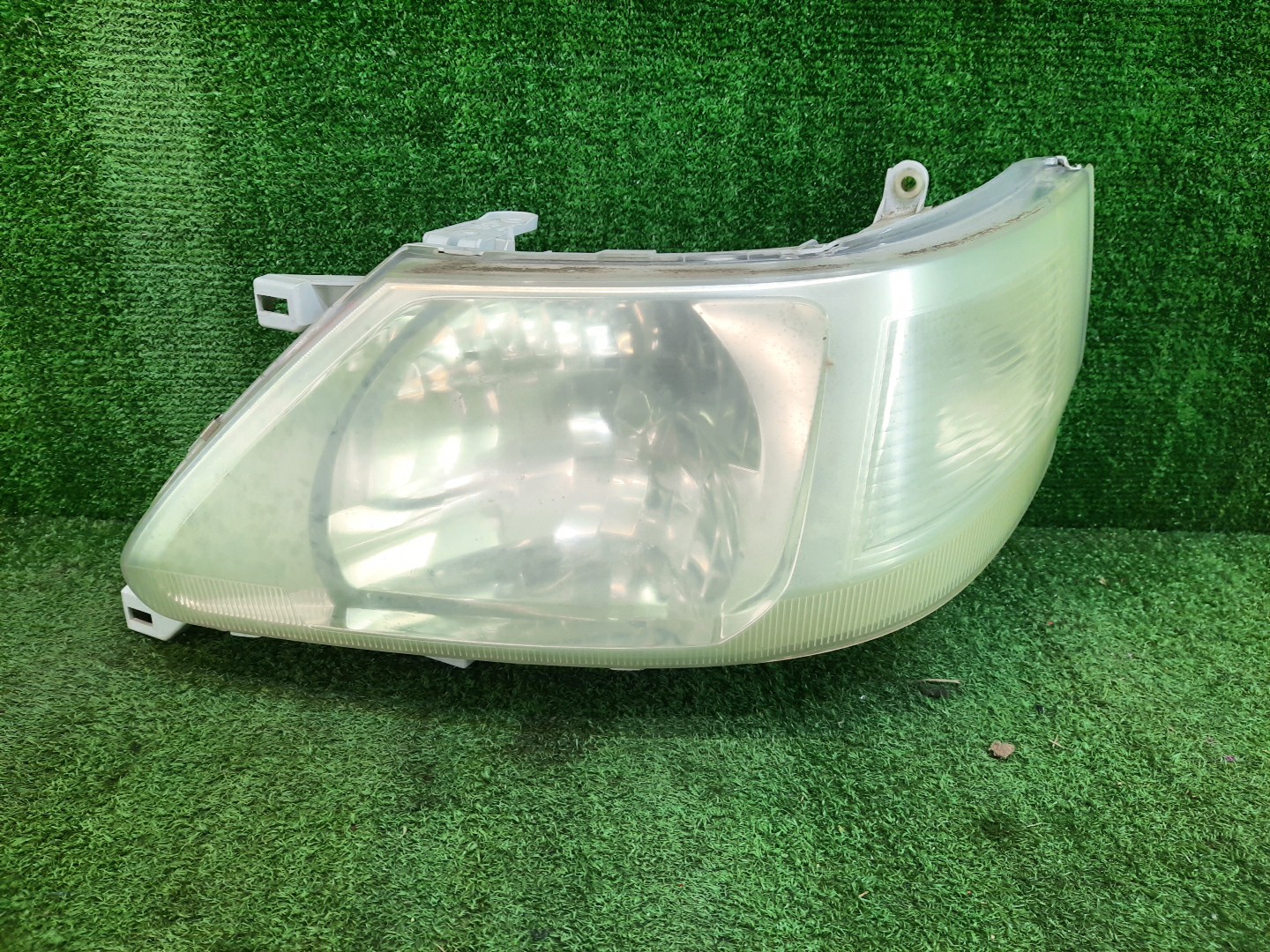 Фара левая передняя NISSAN SERENA TNC24, TC24, RC24, PC24, PNC24, VC24, VNC24 1 ракурс