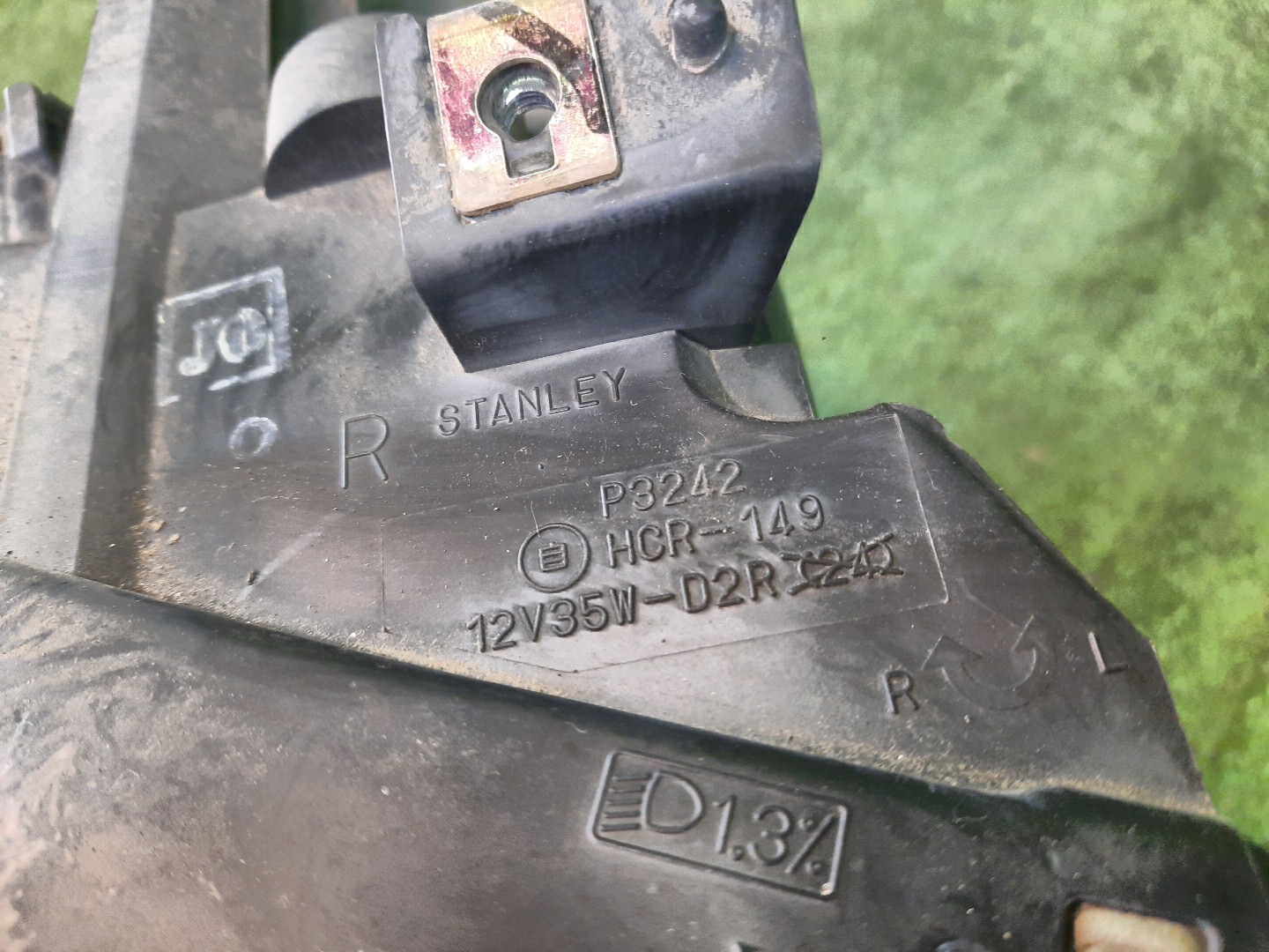 Фара правая передняя HONDA FIT ARIA GD6, GD9, GD8, GD7 2 ракурс