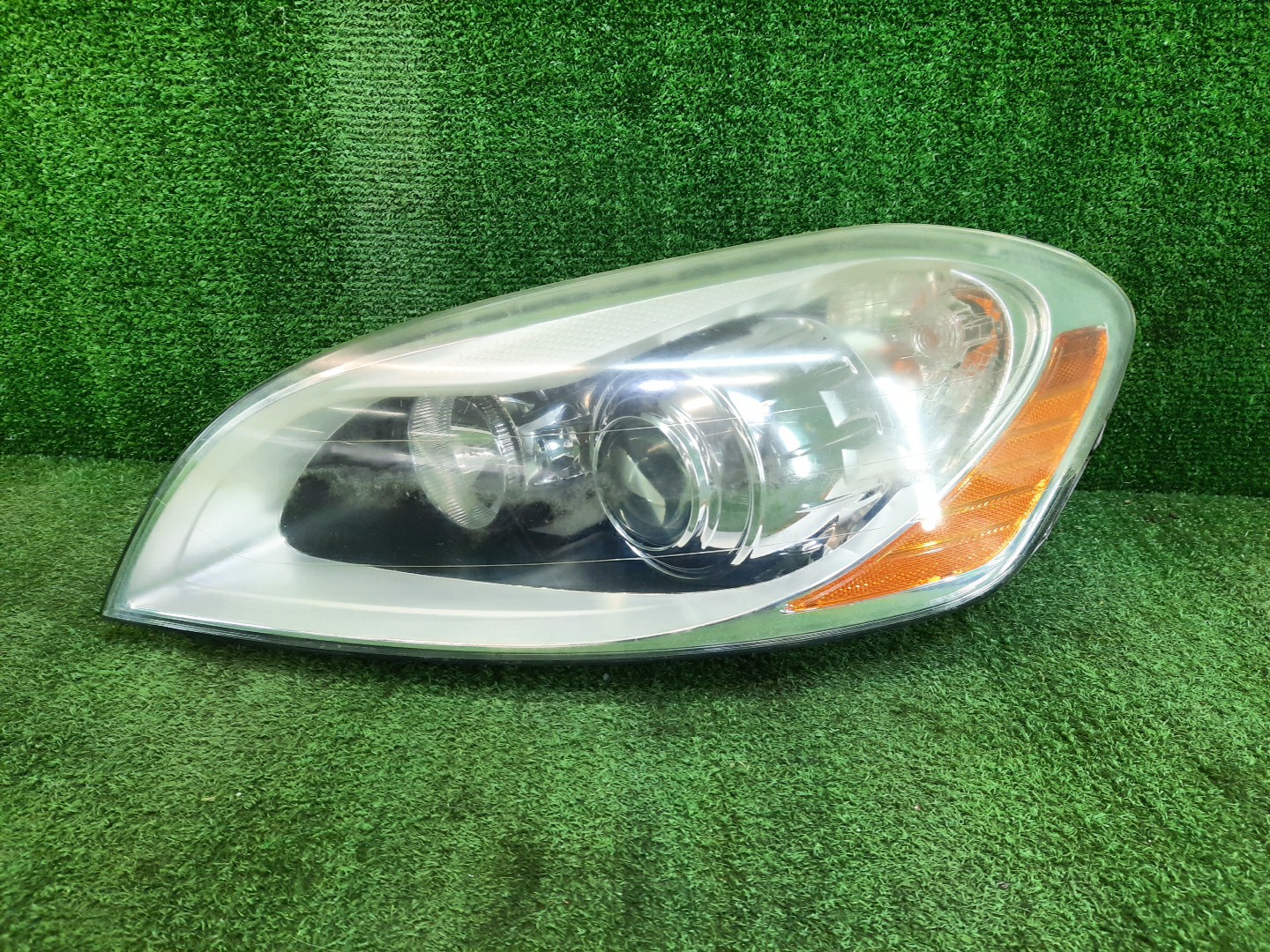 Фара левая передняя VOLVO XC60 DZ44, DZ47, DZ80, DZ99, DZ40, DZ, DZ31, DZ52, DZ69, DZ70, DZ71, DZ72, DZ82, DZ83, DZ87, DZ88, DZ95, DZ90, DZ98 1 ракурс Фара левая передняя VOLVO XC60 DZ44, DZ47, DZ80, DZ99, DZ40, DZ, DZ31, DZ52, DZ69, DZ70, DZ71, DZ72, DZ82, DZ83, DZ87, DZ88, DZ95, DZ90, DZ98 1 ракурс