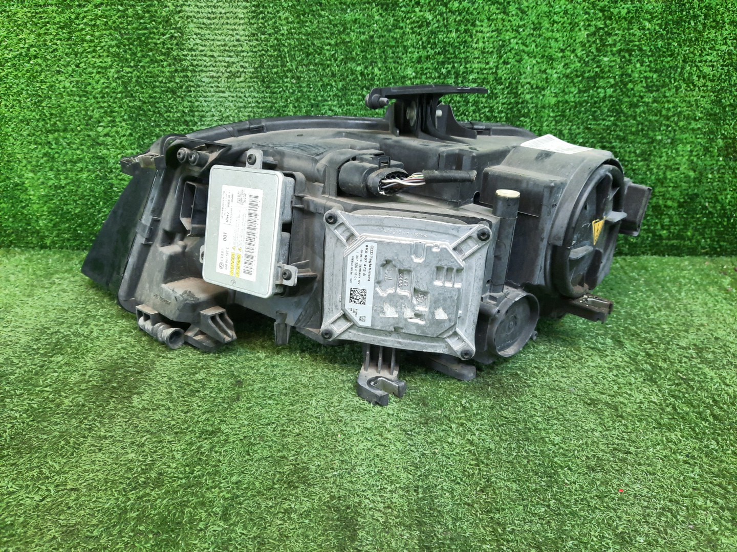 Фара правая передняя AUDI A4 8K2, B8, 8K5 3 ракурс