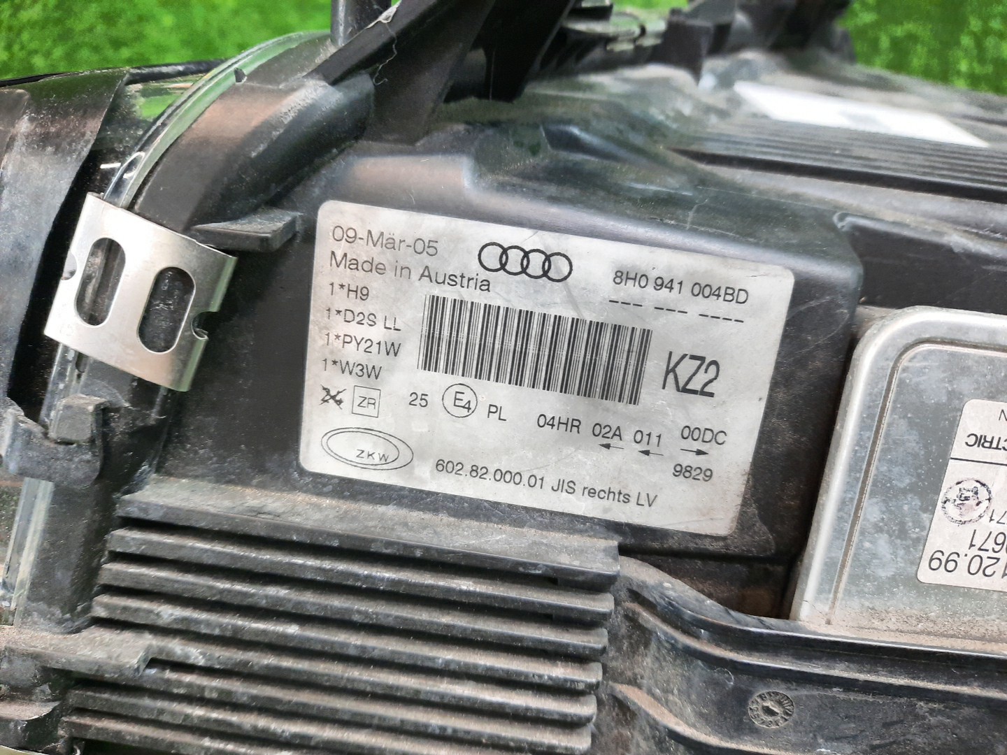 Фара правая передняя AUDI A4 8ED, 8E, 8HE, 8H7, 8E5, 8EC, B7, B6 3 ракурс