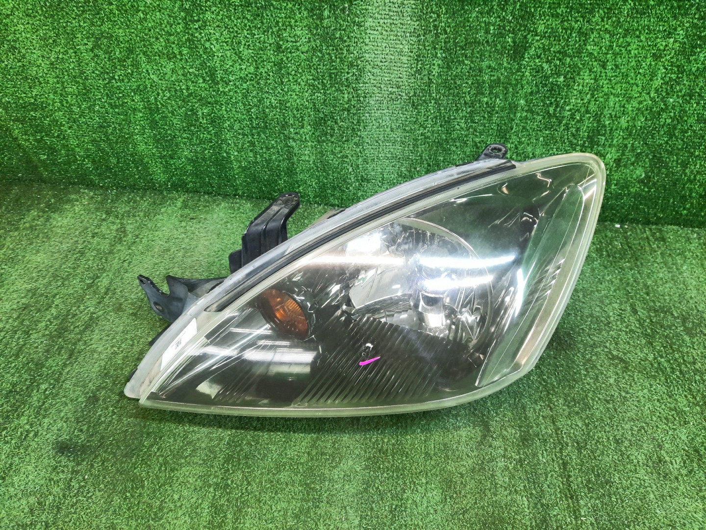 Фара левая передняя MITSUBISHI LANCER CEDIA, LANCER CS3W, CS9W, CS9A, CS1A, CS2A, CS2W, CS5W, CS5A, CS3A, CS6A, CS2V 1 ракурс