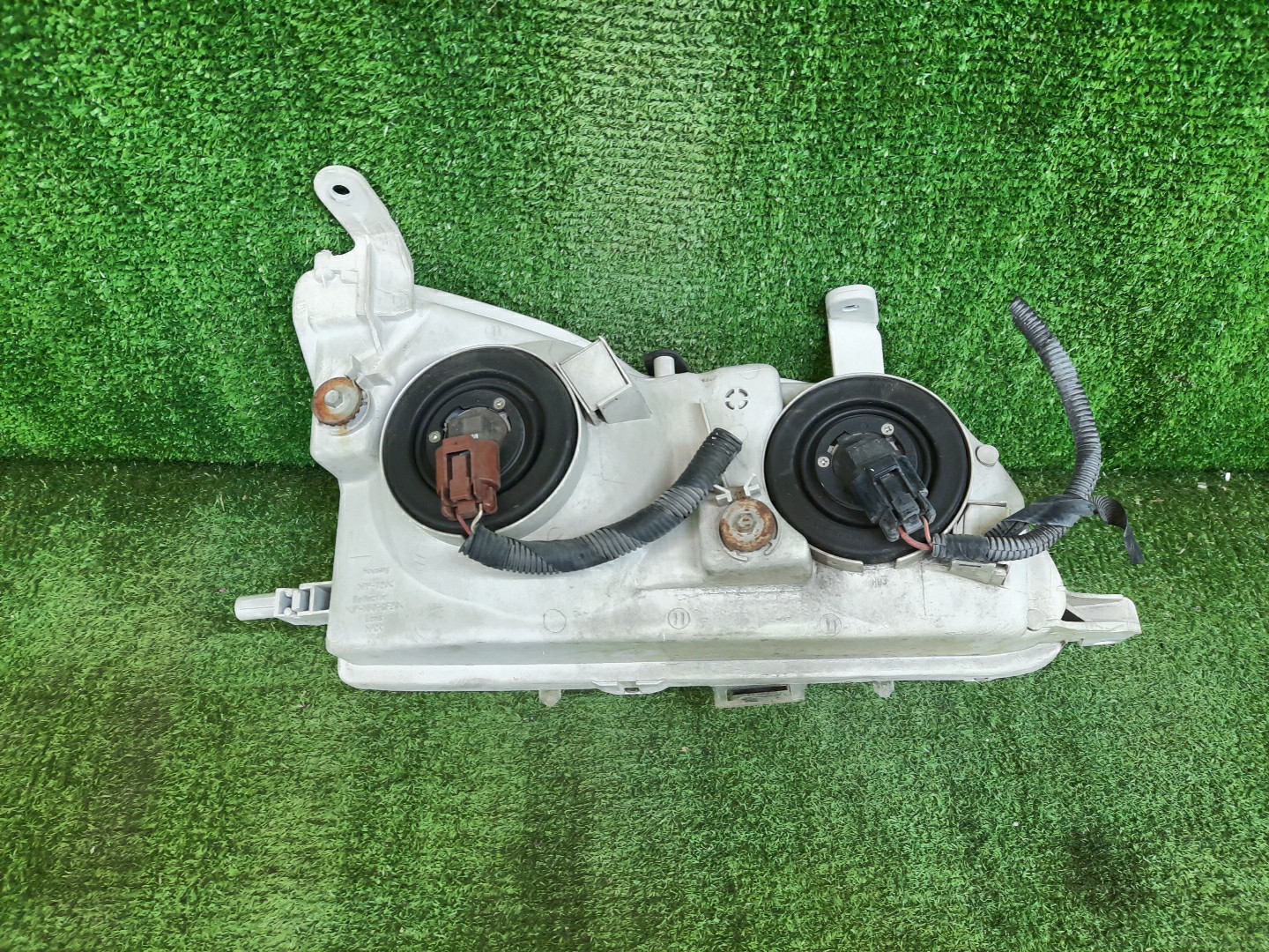 Фара левая передняя TOYOTA GAIA SXM10G, SXM15G, CXM10G, ACM10G, ACM15G 2 ракурс Фара левая передняя TOYOTA GAIA SXM10G, SXM15G, CXM10G, ACM10G, ACM15G 2 ракурс