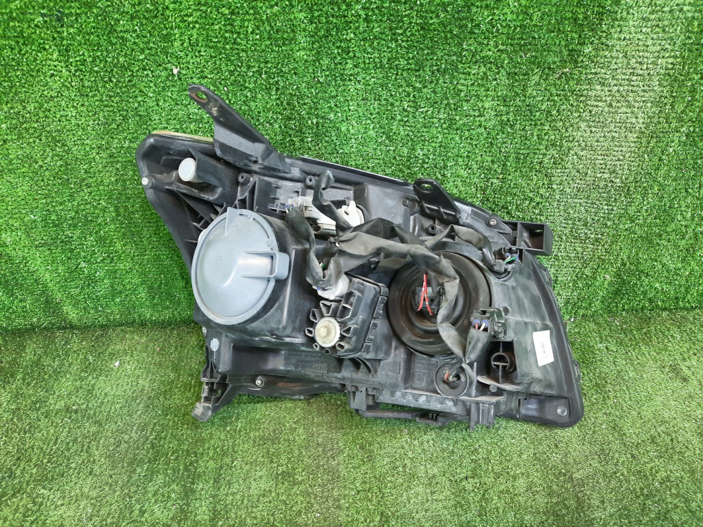 Фара левая передняя TOYOTA AVENSIS ZZT251, AZT250, AZT255, AZT251 2 ракурс