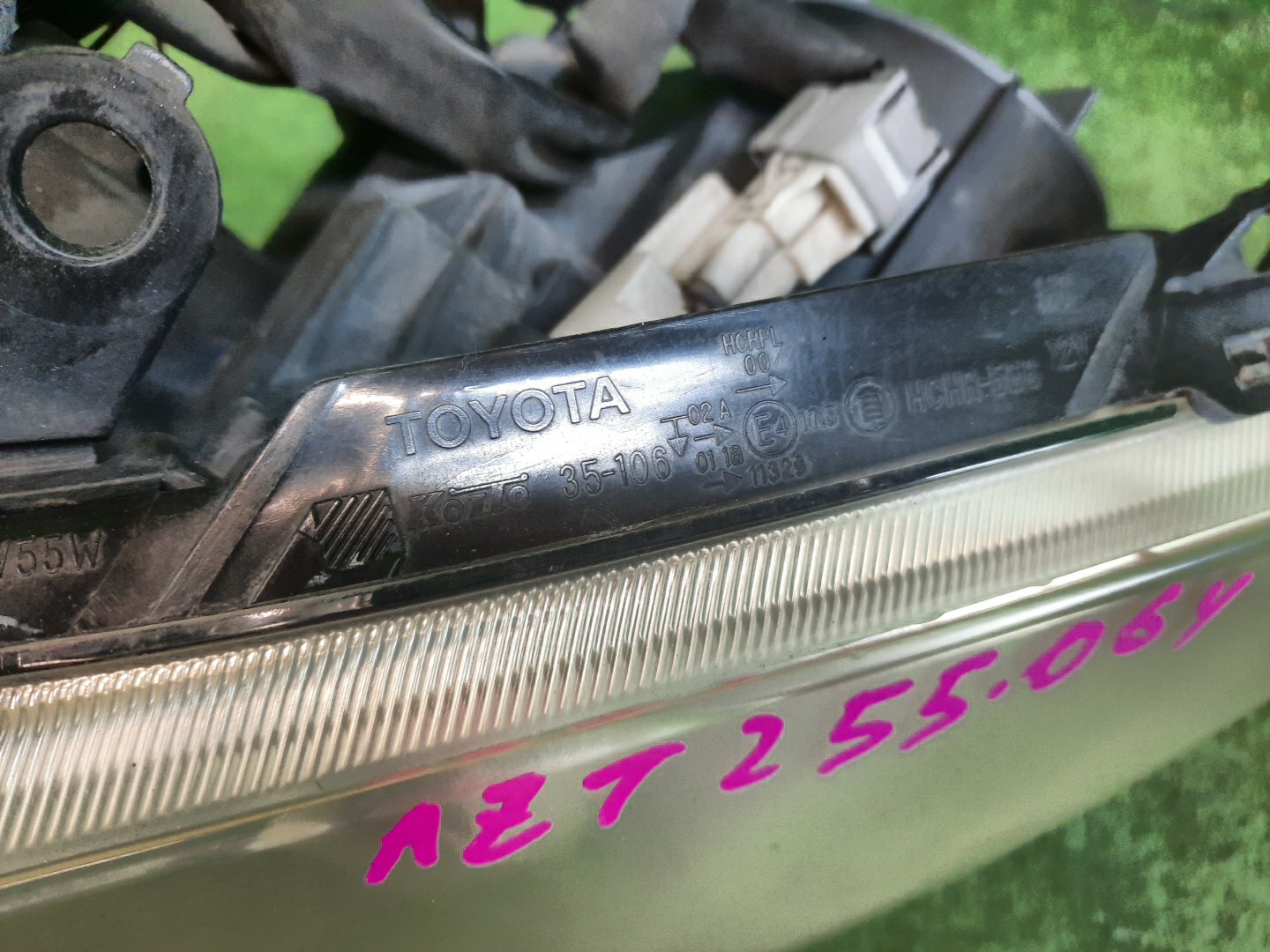 Фара левая передняя TOYOTA AVENSIS ZZT251, AZT250, AZT255, AZT251 3 ракурс