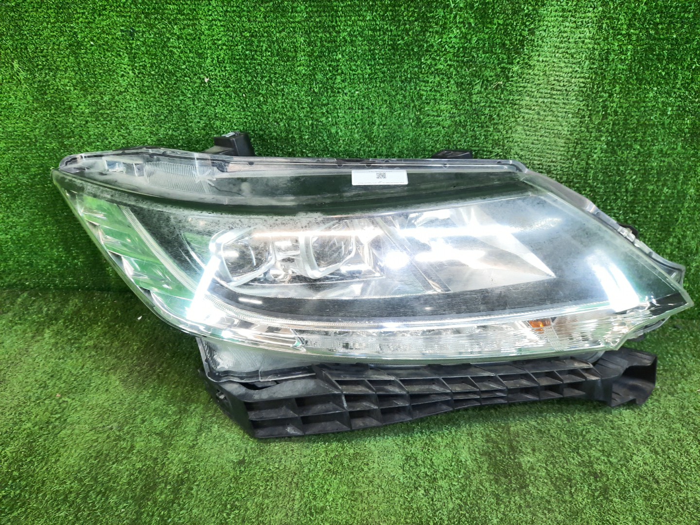 Фара правая передняя HONDA ODYSSEY RC1 1 ракурс
