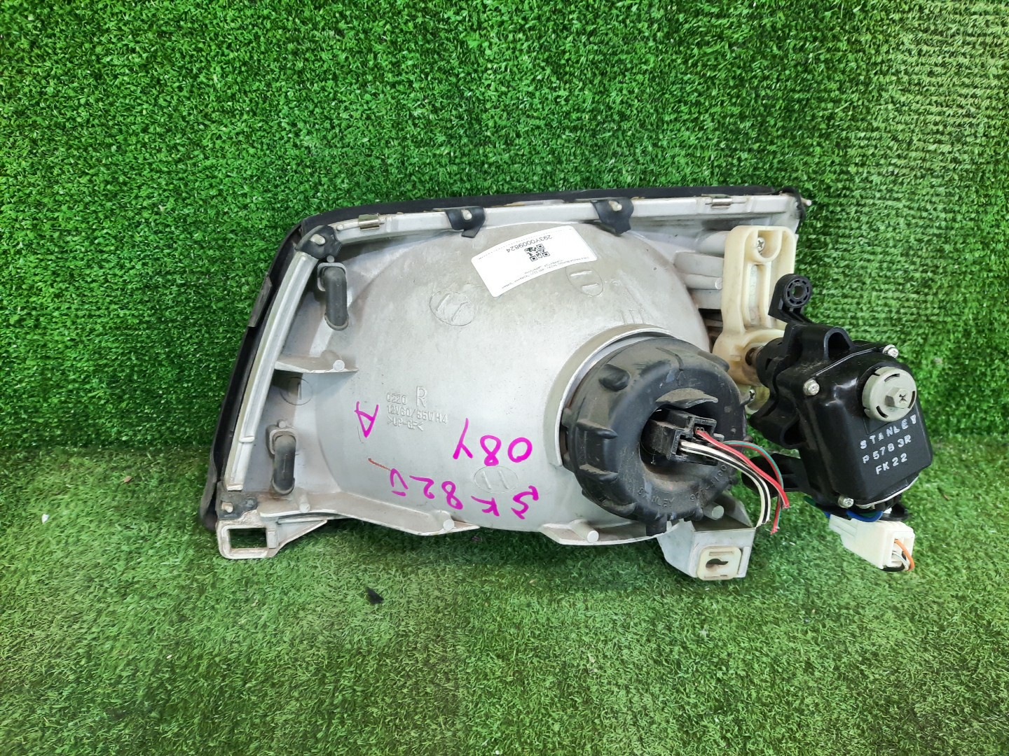 Фара правая передняя MAZDA DELICA, BONGO, VANETTE SKF2LM, SK82TM, SK22L, SK82M, SK82V, SK82T, SK22M, SK22V, SKF2V, SK82VN, SKF2TN, SK82TN, SK22TN 3 ракурс
