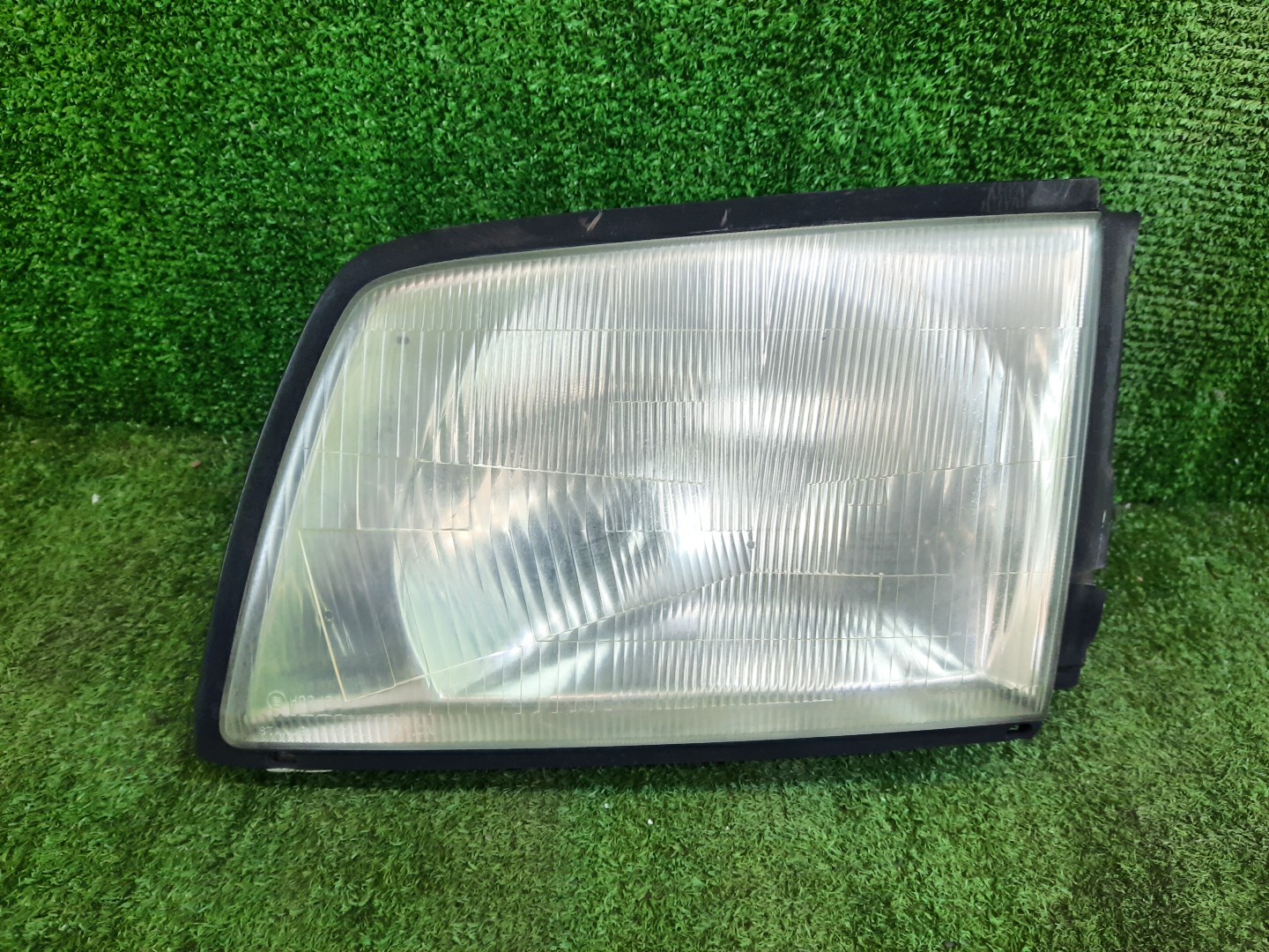 Фара левая передняя MAZDA DELICA, BONGO, VANETTE SKF2LM, SK82TM, SK22L, SK82M, SK82V, SK82T, SK22M, SK22V, SKF2V, SK82VN, SKF2TN, SK82TN, SK22TN 1 ракурс