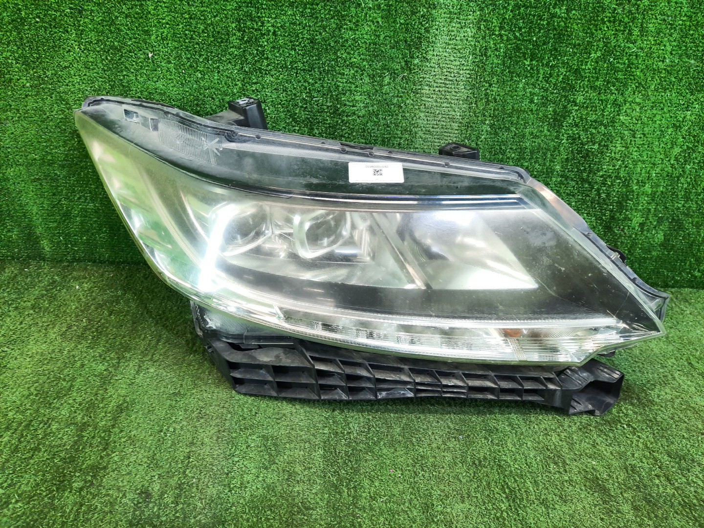 Фара правая передняя HONDA ODYSSEY RC1 1 ракурс