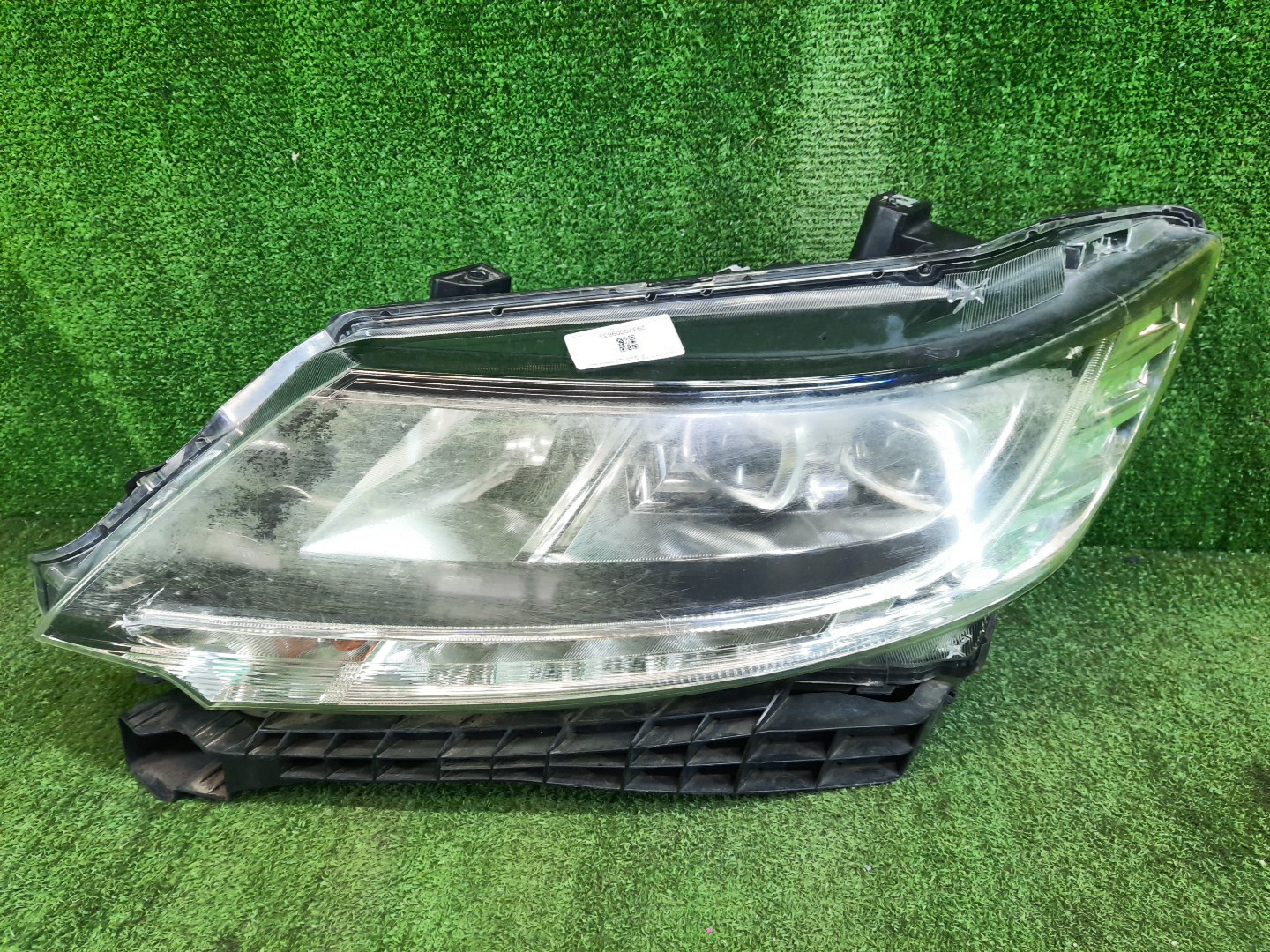 Фара левая передняя HONDA ODYSSEY RC1 1 ракурс