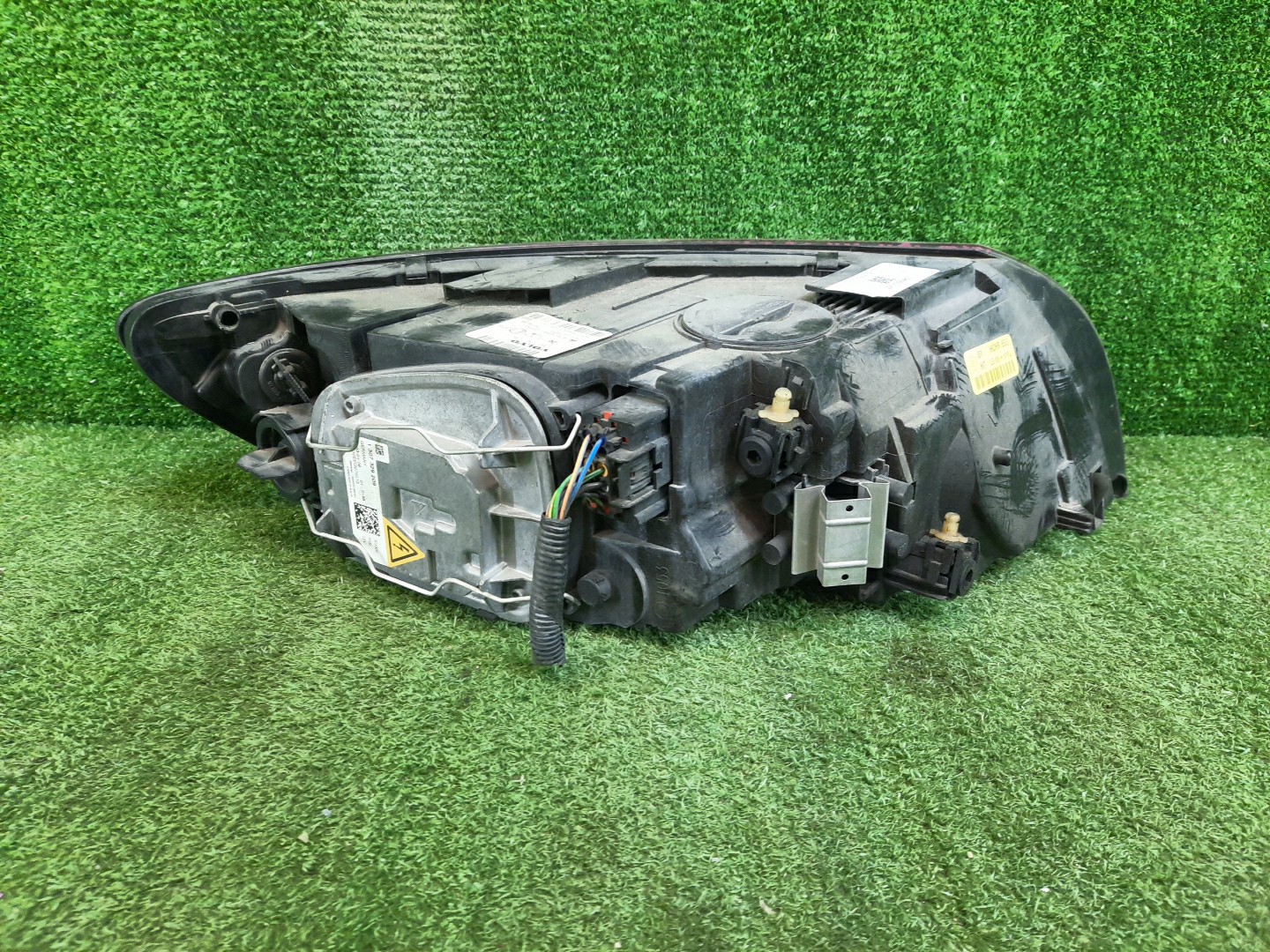 Фара левая передняя VOLVO S40, V50 MS20, MS21, MS76, MS77, MS84, MS50, MS58, MH67, MS68, MH68, MS, MS75, MS43, MS38, MS66, MW20, MW67, MW75, MW76, MW77, MW84, MJ68, MJ67, MW68, MW21, MW, MW38, MW43, MW66 2 ракурс Фара левая передняя VOLVO S40, V50 MS20, MS21, MS76, MS77, MS84, MS50, MS58, MH67, MS68, MH68, MS, MS75, MS43, MS38, MS66, MW20, MW67, MW75, MW76, MW77, MW84, MJ68, MJ67, MW68, MW21, MW, MW38, MW43, MW66 2 ракурс