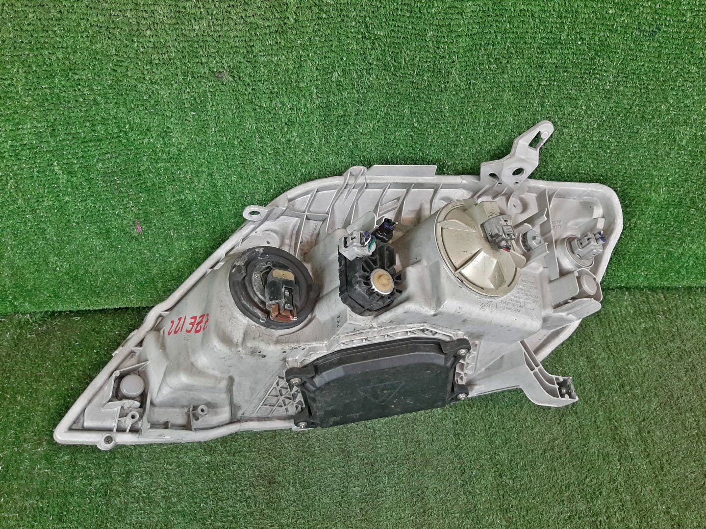 Фара правая передняя TOYOTA COROLLA, COROLLA FIELDER ZZE124, NZE121, NZE120, ZZE122, NZE124, CE121, NZE121G, ZZE123G, ZZE124G, ZZE122G, NZE124G , 1NZ-FE, 1ZZ-FE 2 ракурс