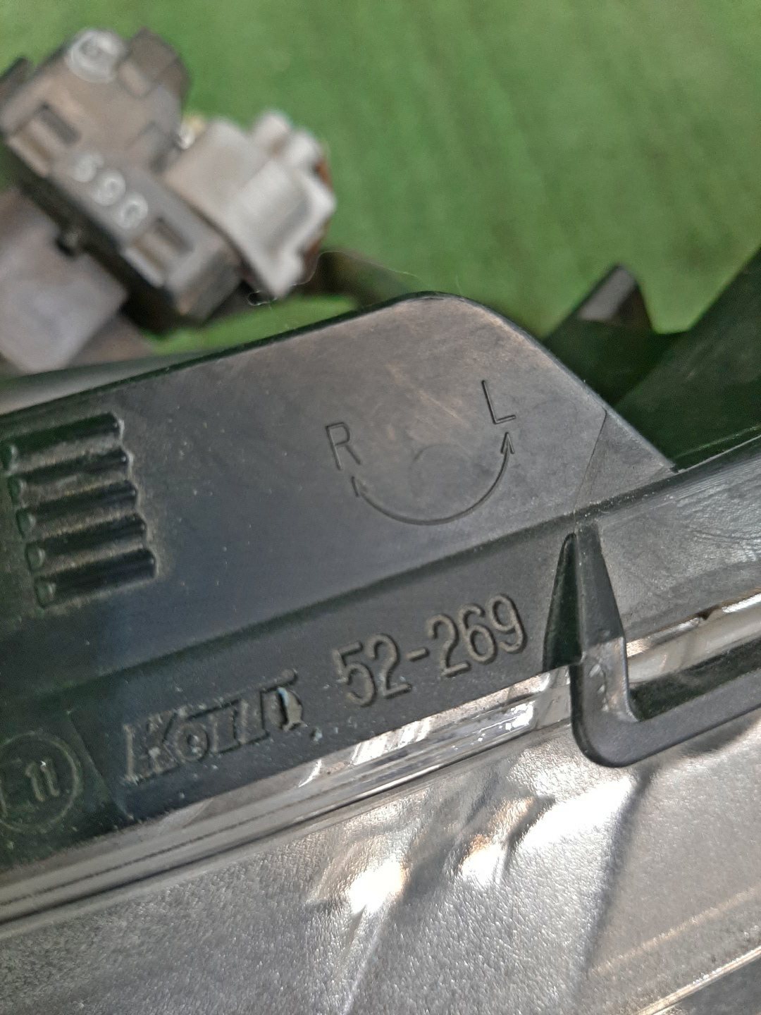 Фара левая передняя TOYOTA VITZ, YARIS KSP130, NSP130, NSP135, NCP131 3 ракурс