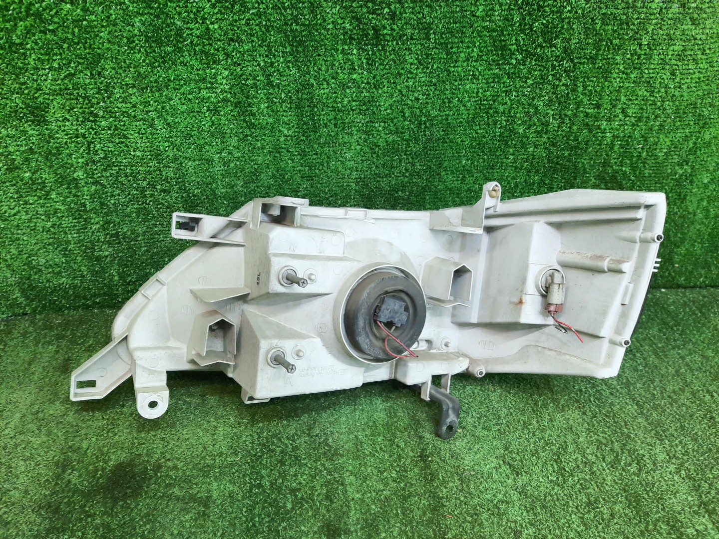 Фара правая передняя NISSAN SERENA TNC24, TC24, RC24, PC24, PNC24, VC24, VNC24 2 ракурс