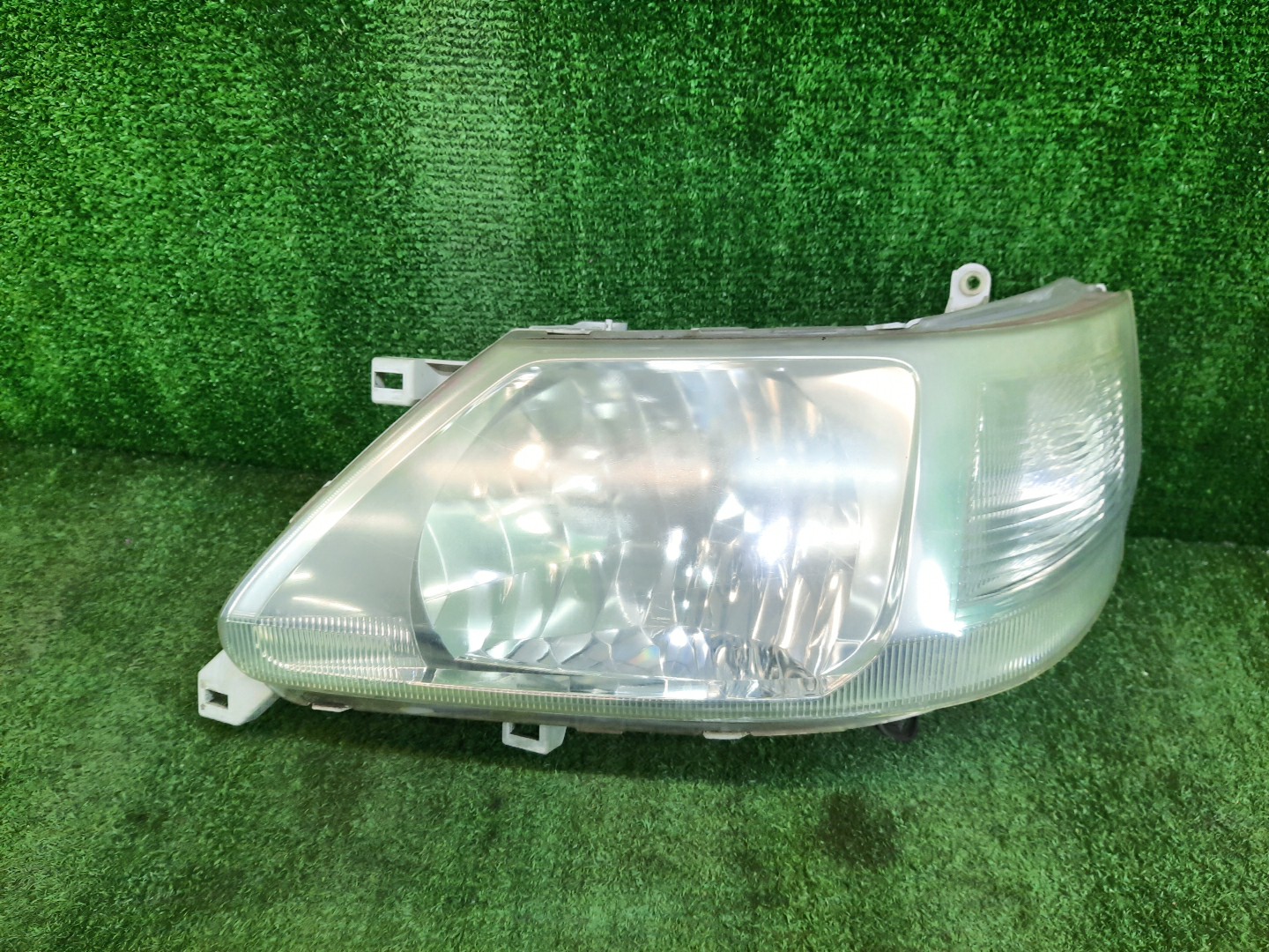 Фара левая передняя NISSAN SERENA TNC24, TC24, RC24, PC24, PNC24, VC24, VNC24 1 ракурс