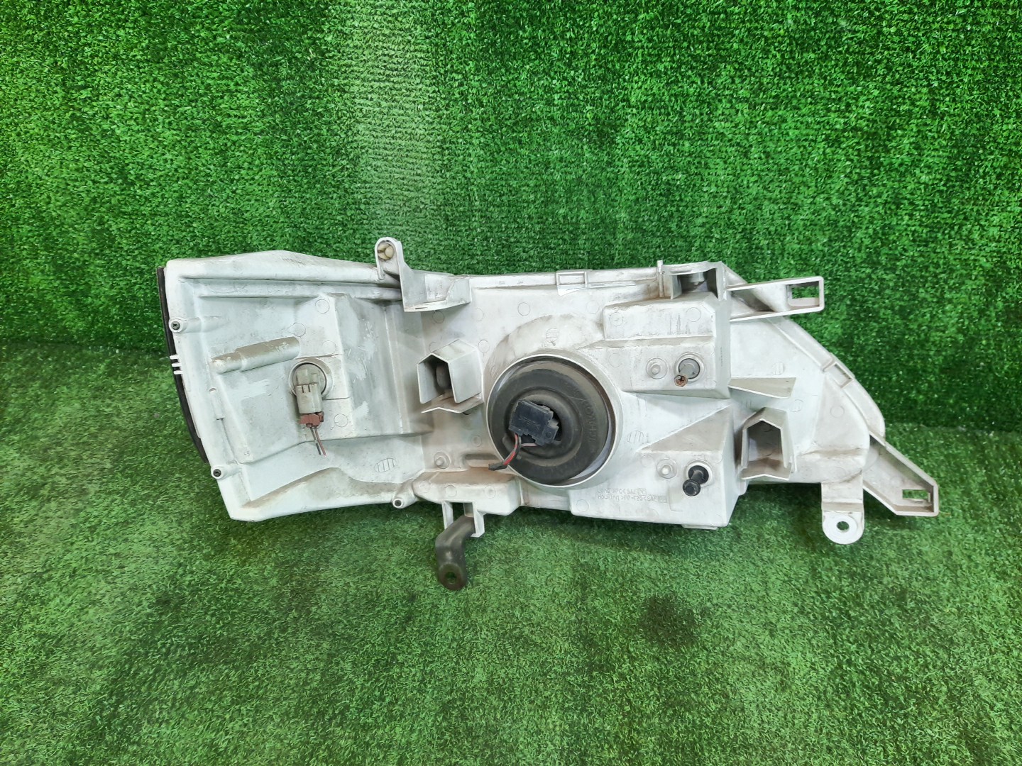 Фара левая передняя NISSAN SERENA TNC24, TC24, RC24, PC24, PNC24, VC24, VNC24 2 ракурс