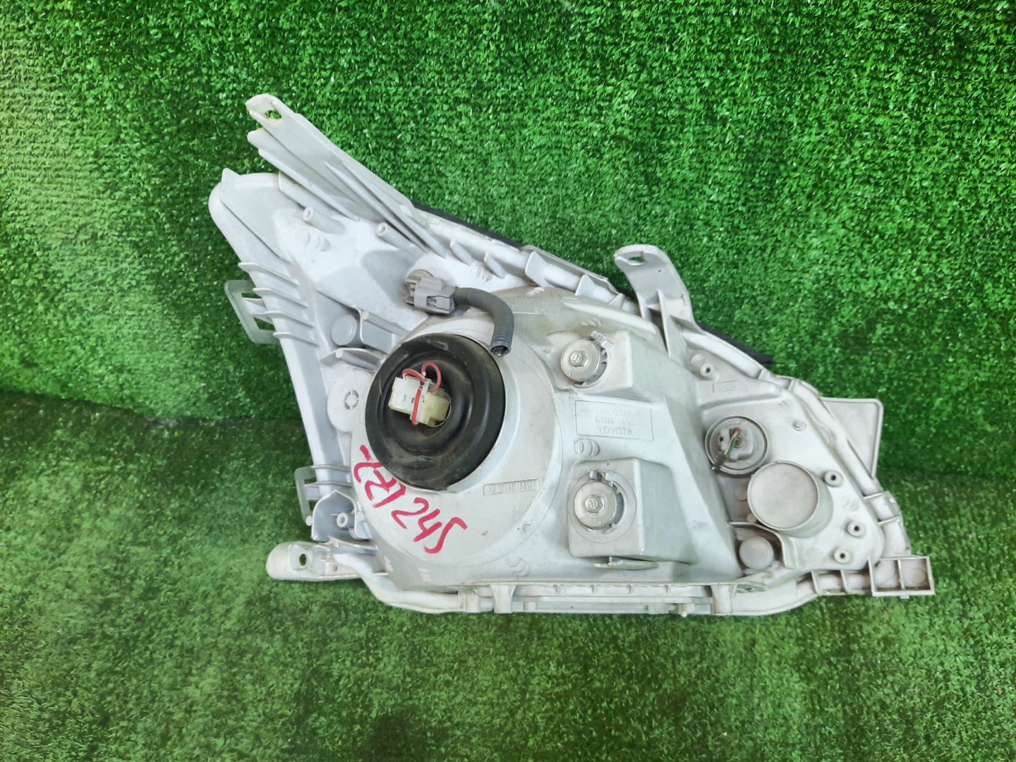 Фара левая передняя TOYOTA PREMIO ZZT240, NZT240, AZT240, ZZT245 2 ракурс