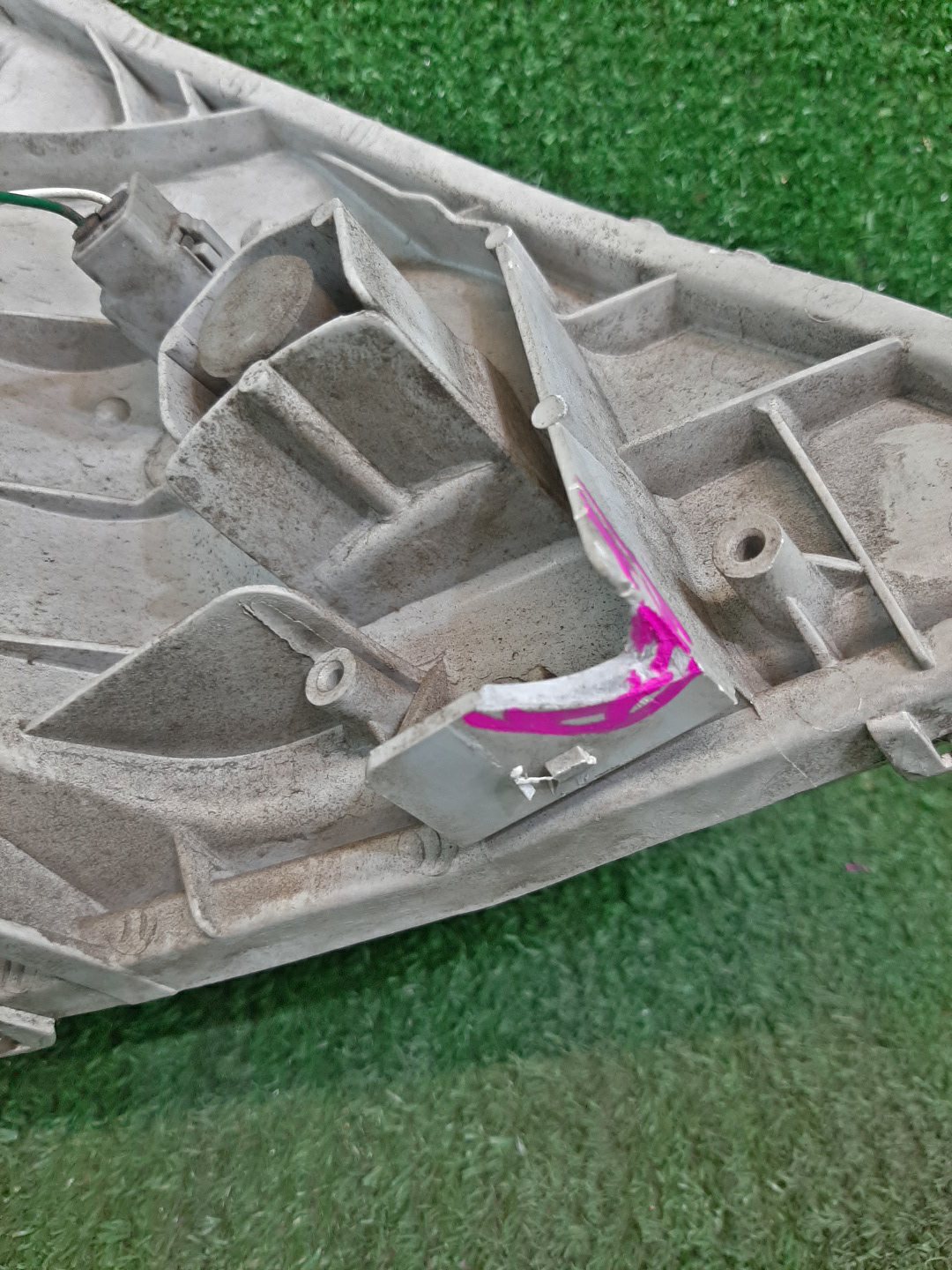 Фара левая передняя TOYOTA COROLLA, COROLLA FIELDER ZZE124, NZE121, NZE120, ZZE122, NZE124, CE121, NZE121G, ZZE123G, ZZE124G, ZZE122G, NZE124G , 1NZ-FE, 1ZZ-FE 4 ракурс