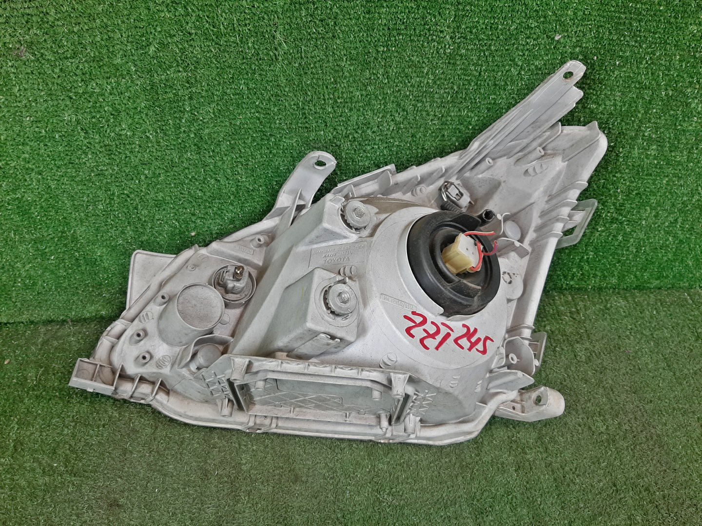 Фара правая передняя TOYOTA PREMIO ZZT240, NZT240, AZT240, ZZT245 3 ракурс