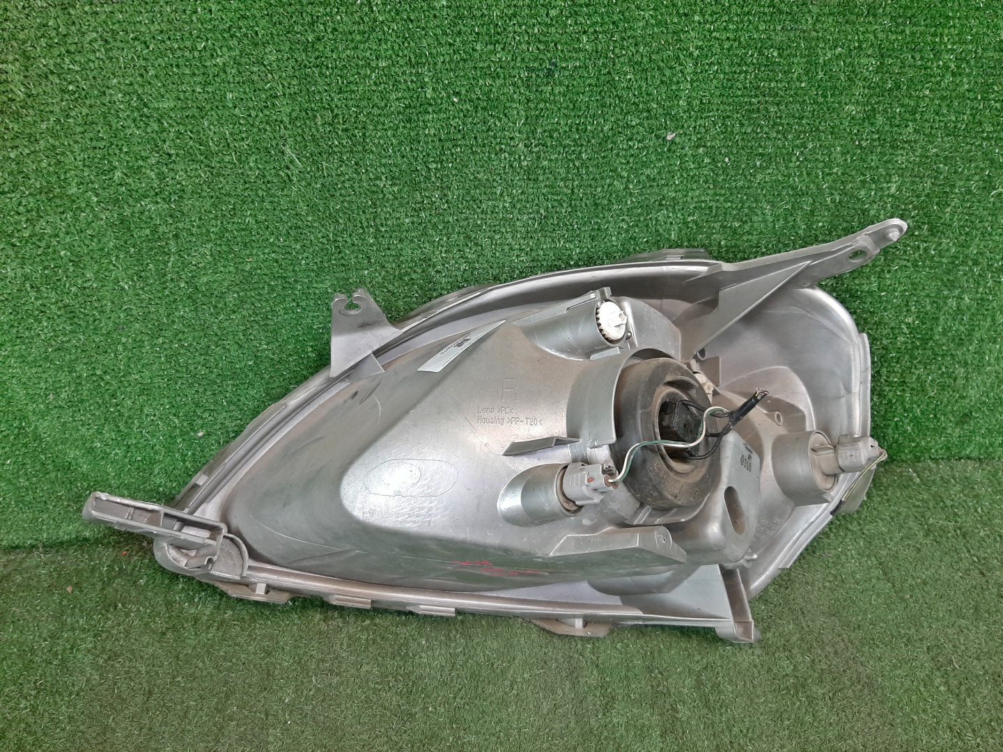 Фара правая передняя TOYOTA VITZ, YARIS SCP10, NCP10, SCP13, NCP15, NCP11, NCP13 3 ракурс