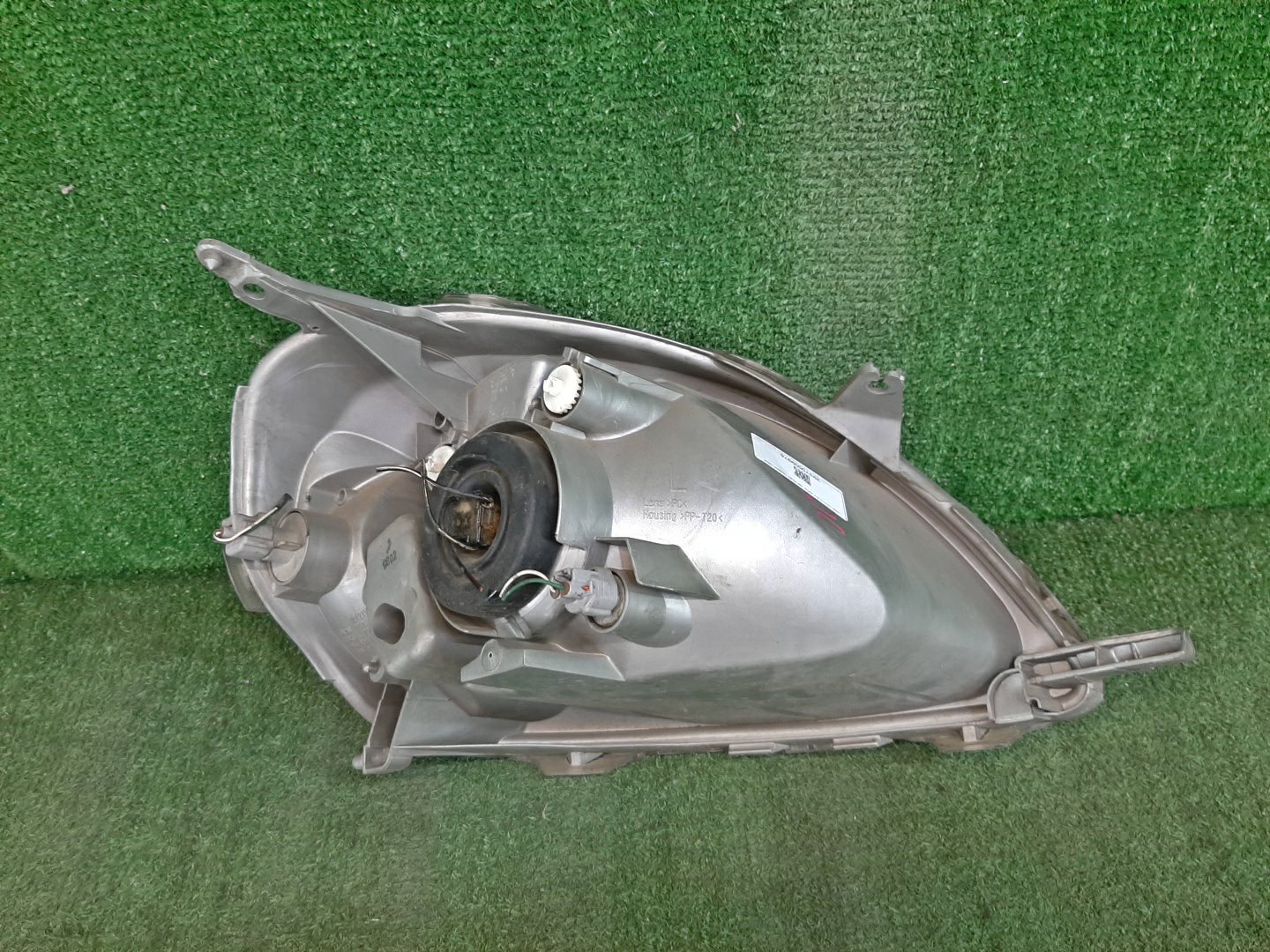 Фара левая передняя TOYOTA VITZ, YARIS SCP10, NCP10, SCP13, NCP15, NCP11, NCP13 2 ракурс