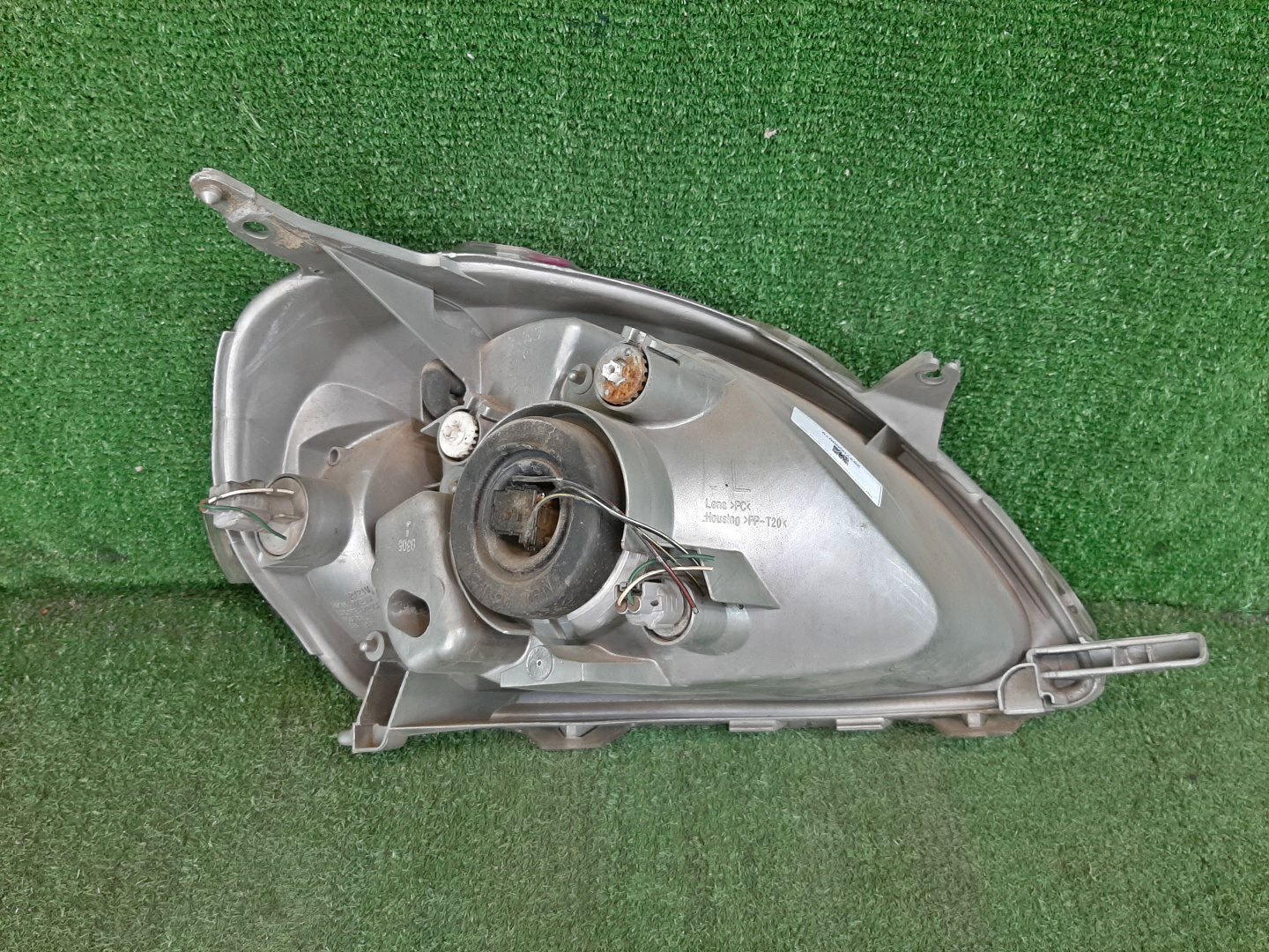 Фара левая передняя TOYOTA VITZ, YARIS SCP10, NCP10, SCP13, NCP15, NCP11, NCP13 2 ракурс