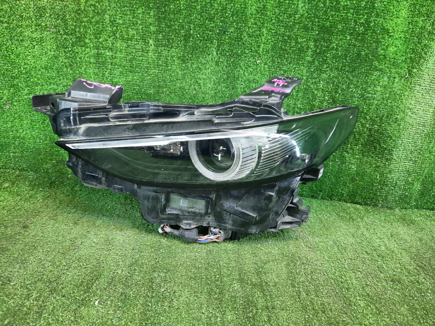 Фара левая передняя MAZDA MAZDA 3, 3 BPEP, BP8P, BP5P, BPFP, BPFJ3P, BPFJ3R, BP5R, BP, BPEK3R, BP8R 2 ракурс Фара левая передняя MAZDA MAZDA 3, 3 BPEP, BP8P, BP5P, BPFP, BPFJ3P, BPFJ3R, BP5R, BP, BPEK3R, BP8R 2 ракурс