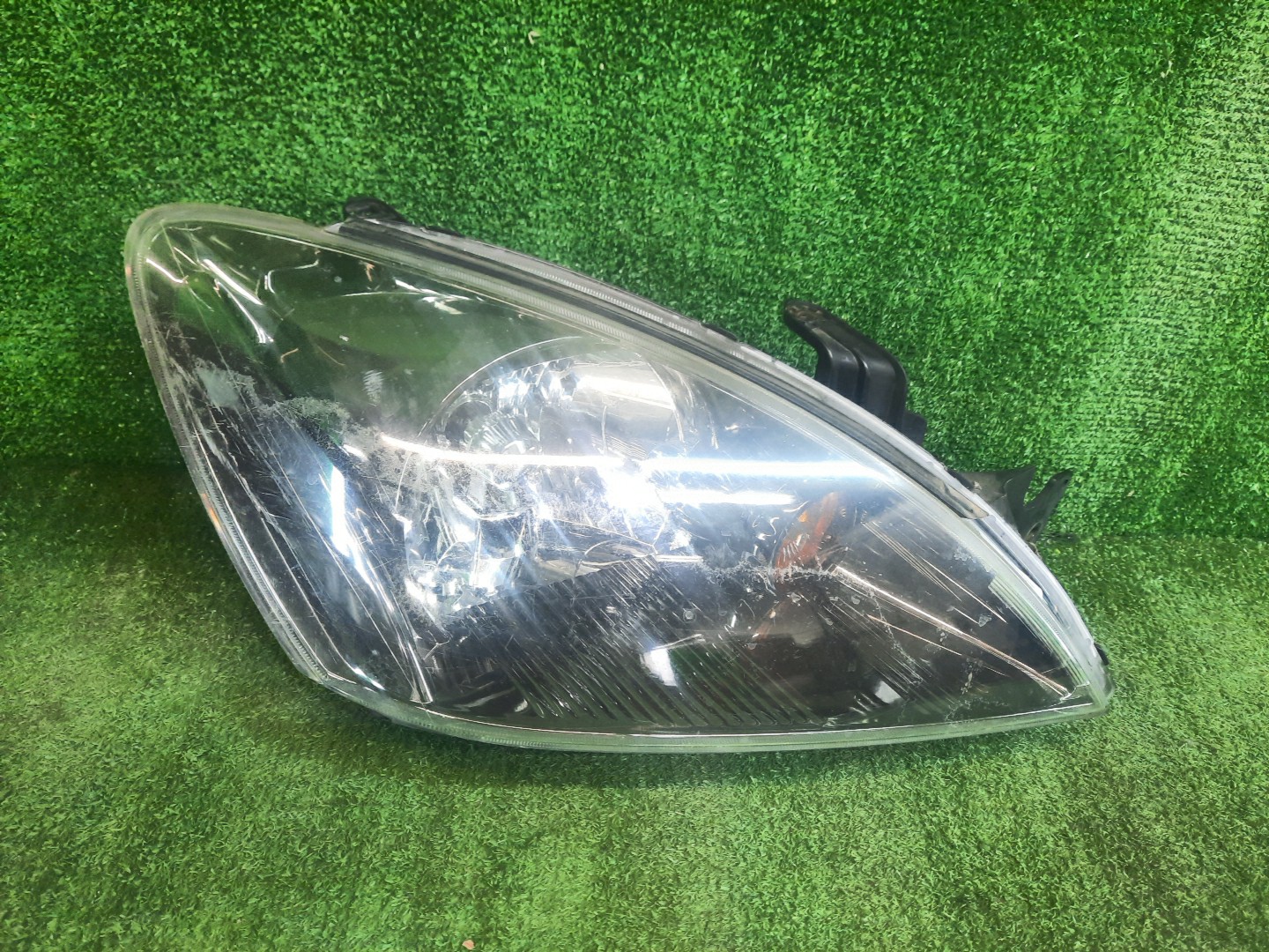 Фара правая передняя MITSUBISHI LANCER CEDIA, LANCER CS3W, CS9W, CS9A, CS1A, CS2A, CS2W, CS5W, CS5A, CS3A, CS6A, CS2V 1 ракурс