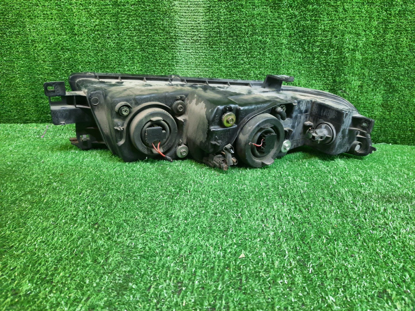 Фара правая передняя MITSUBISHI GALANT, LEGNUM EA1A, EA7A, EC1A, EC7A, EC3A, EC5A, EA3A, EC1W, EC5W, EA1W, EA3W, EA4W, EC3W, EC4W, EC7W, EA7W 3 ракурс