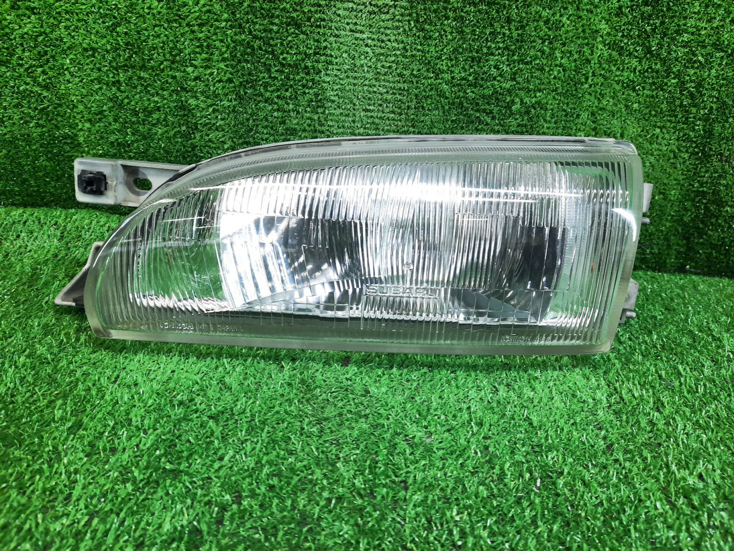 Фара левая передняя SUBARU IMPREZA GC8, GF2, GF3, GF5, GF8, GF1, GF4, GC1, GF6, GC4, GC6 1 ракурс