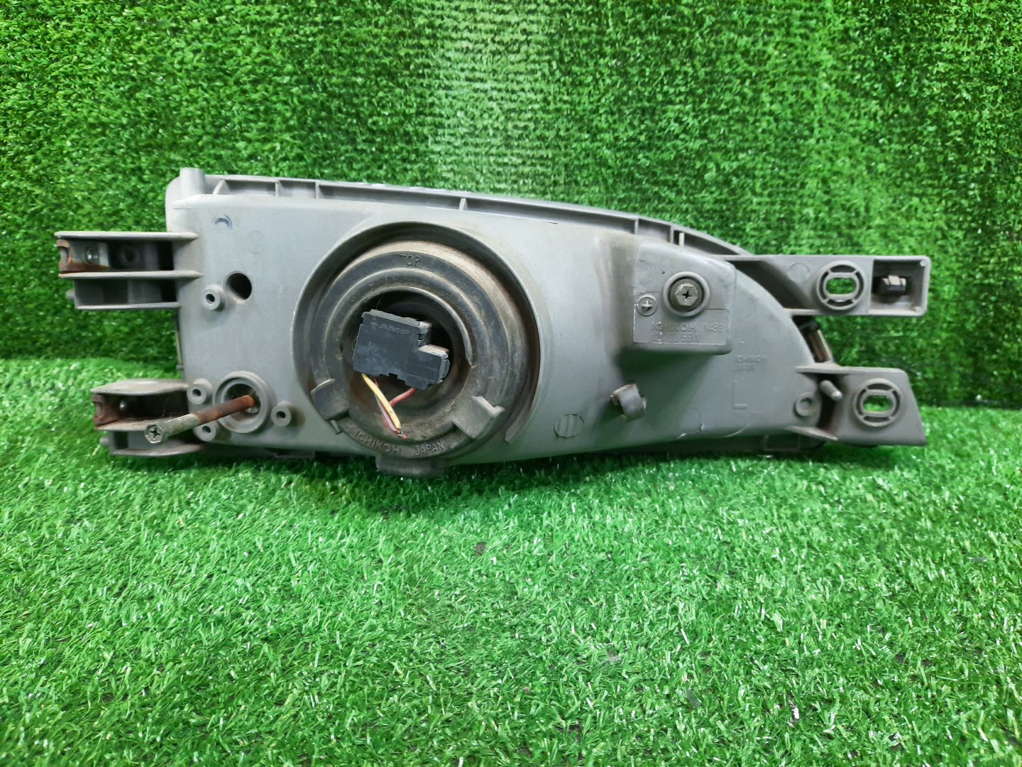 Фара левая передняя SUBARU IMPREZA GC8, GF2, GF3, GF5, GF8, GF1, GF4, GC1, GF6, GC4, GC6 3 ракурс