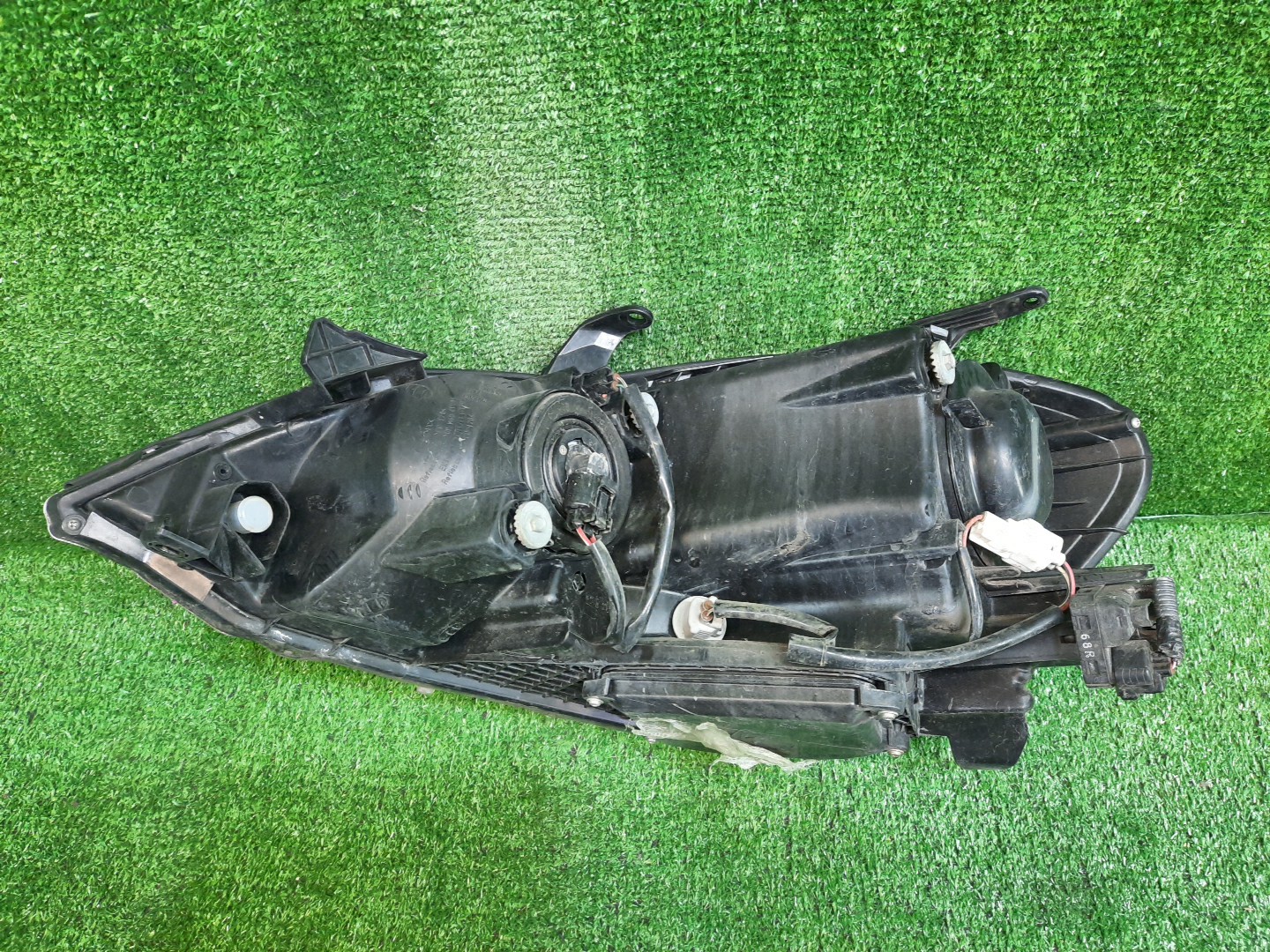 Фара правая передняя TOYOTA IPSUM ACM21W, ACM26W 4 ракурс