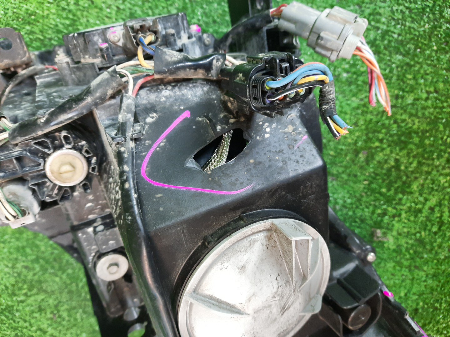 Фара левая передняя NISSAN TEANA TNJ32, PJ32, J32 4 ракурс Фара левая передняя NISSAN TEANA TNJ32, PJ32, J32 4 ракурс