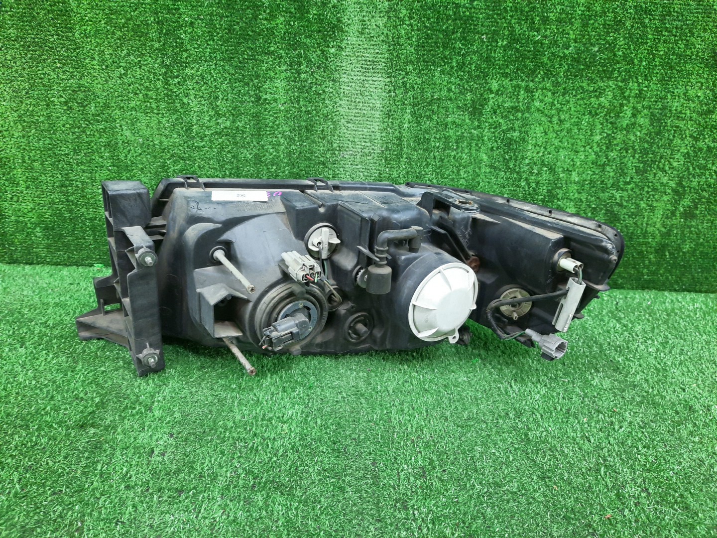 Фара правая передняя NISSAN BASSARA JU30, JNU30, JTU30, JTNU30, JVNU30, JVU30, JHU30 3 ракурс