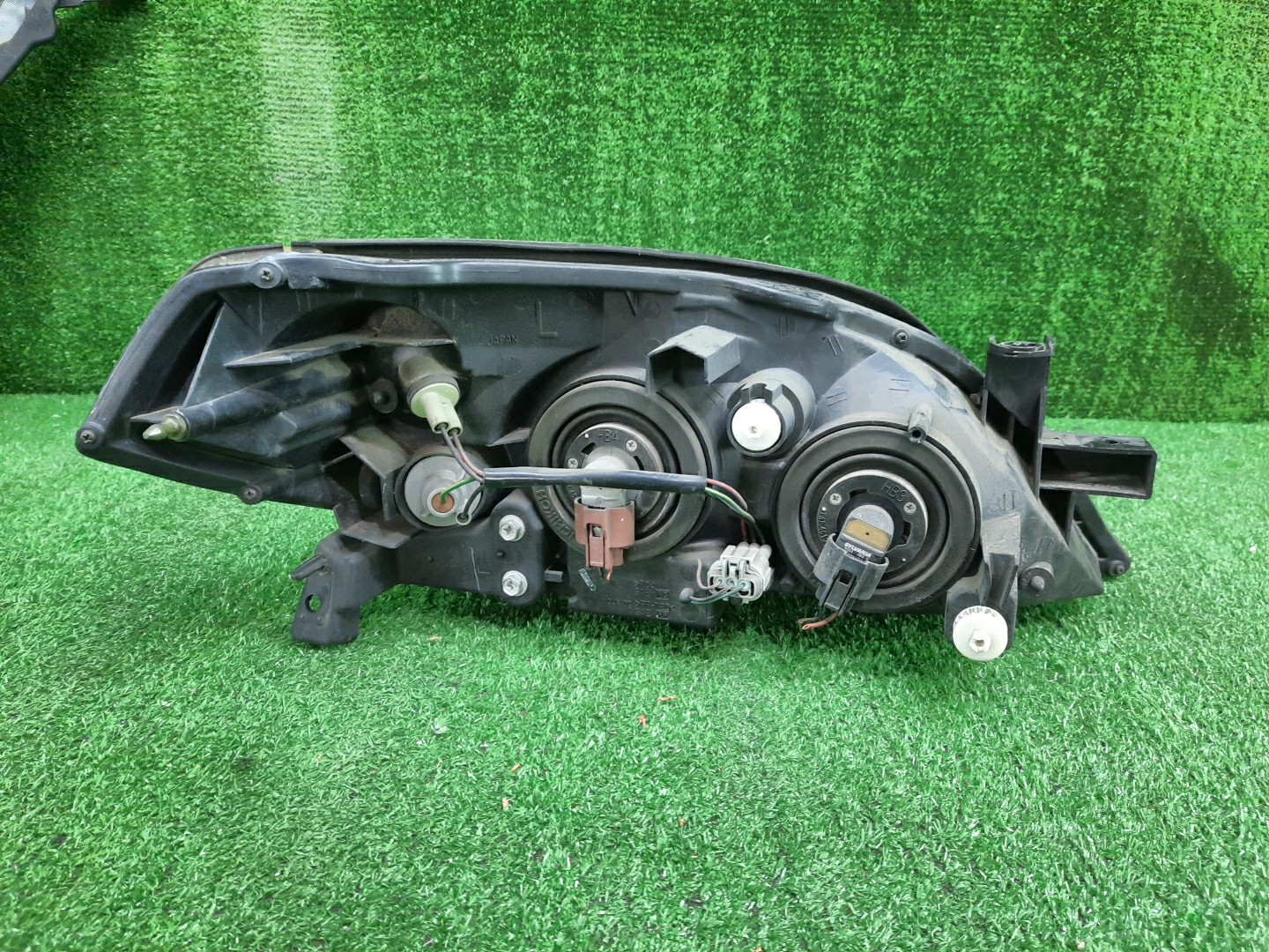 Фара левая передняя NISSAN PRIMERA P12, QP12, TNP12, TP12, HP12, RP12, WTNP12, WTP12, WHP12, WRP12 , QG18DE, QR20DE, SR20VE, QR25DD 2 ракурс