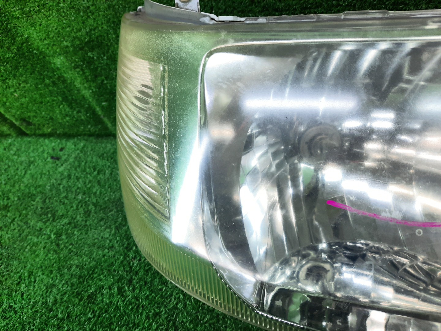 Фара правая передняя NISSAN SERENA TNC24, TC24, RC24, PC24, PNC24, VC24, VNC24 2 ракурс