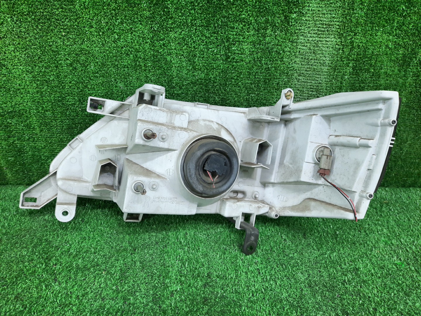 Фара правая передняя NISSAN SERENA TNC24, TC24, RC24, PC24, PNC24, VC24, VNC24 3 ракурс