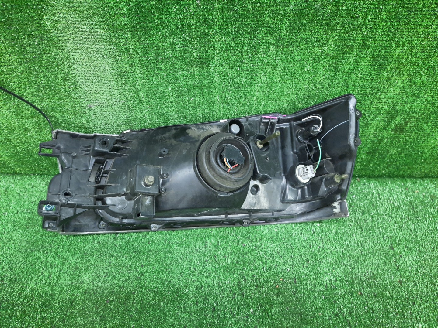 Фара правая передняя SUBARU FORESTER SG5 2 ракурс