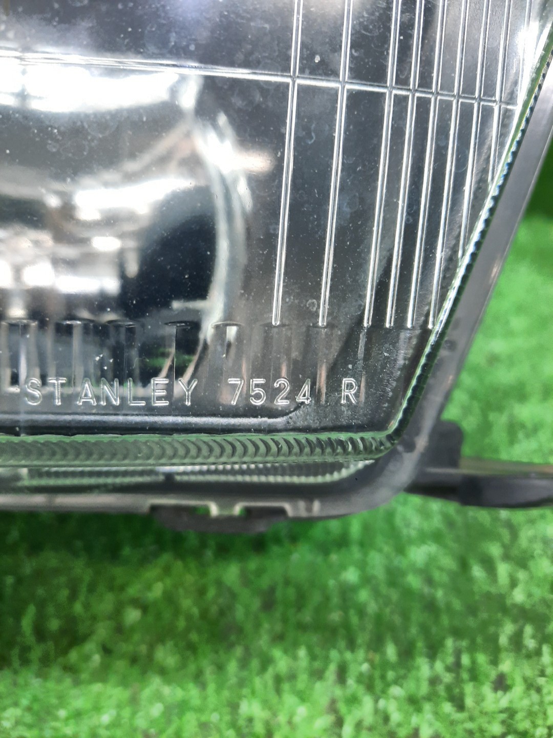 Фара правая передняя MITSUBISHI GALANT, LEGNUM EA1A, EA7A, EC1A, EC7A, EC3A, EC5A, EA3A, EC1W, EC5W, EA1W, EA3W, EA4W, EC3W, EC4W, EC7W, EA7W 3 ракурс