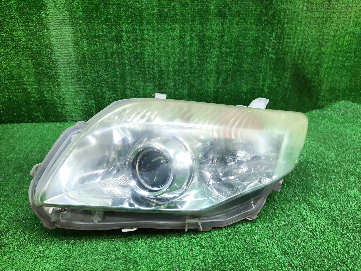 Фара левая передняя TOYOTA AXIO, COROLLA FIELDER, COROLLA  AXIO, FIELDER NZE141, NZE144, ZRE142, ZRE144, ZRE144G, ZRE142G, NZE144G, NZE141G 1 ракурс