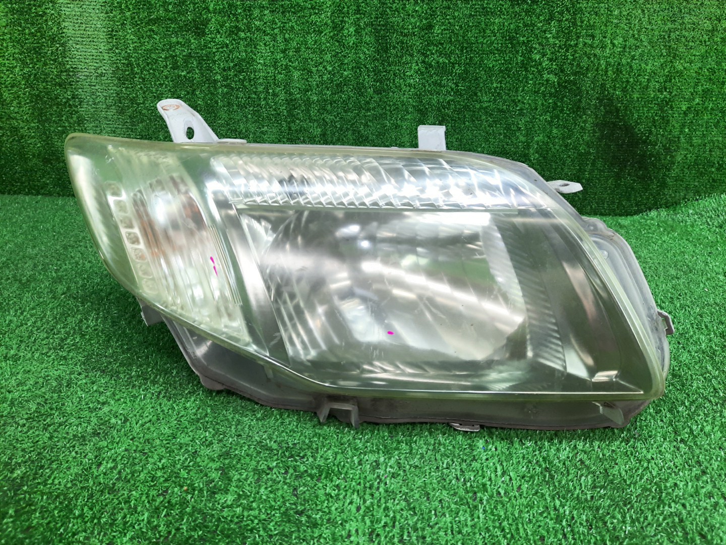 Фара правая передняя TOYOTA AXIO, COROLLA FIELDER, COROLLA  AXIO, FIELDER NZE141, NZE144, ZRE142, ZRE144, ZRE144G, ZRE142G, NZE144G, NZE141G 1 ракурс