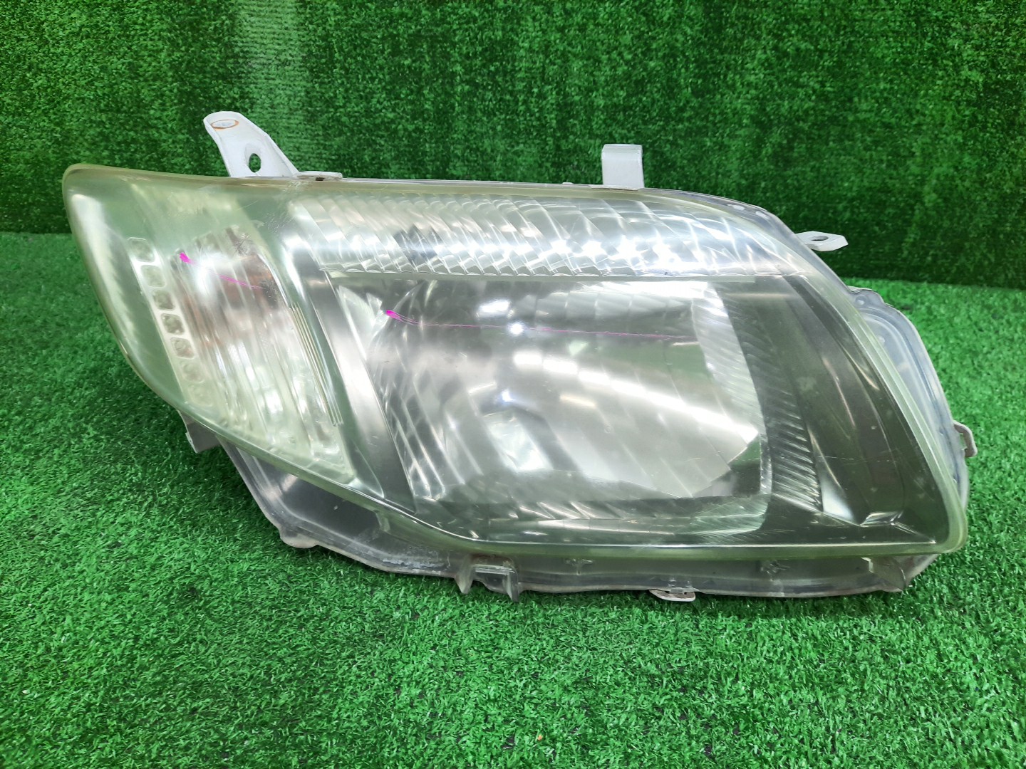 Фара правая передняя TOYOTA AXIO, COROLLA FIELDER, COROLLA  AXIO, FIELDER NZE141, NZE144, ZRE142, ZRE144, ZRE144G, ZRE142G, NZE144G, NZE141G 1 ракурс
