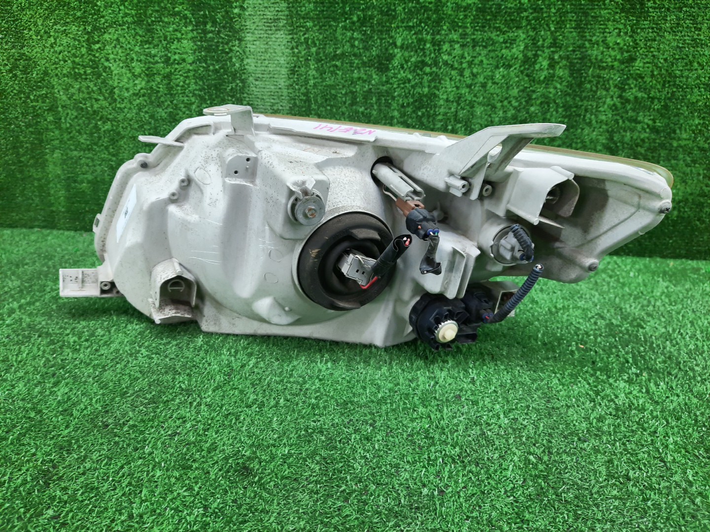 Фара правая передняя TOYOTA AXIO, COROLLA FIELDER, COROLLA  AXIO, FIELDER NZE141, NZE144, ZRE142, ZRE144, ZRE144G, ZRE142G, NZE144G, NZE141G 4 ракурс