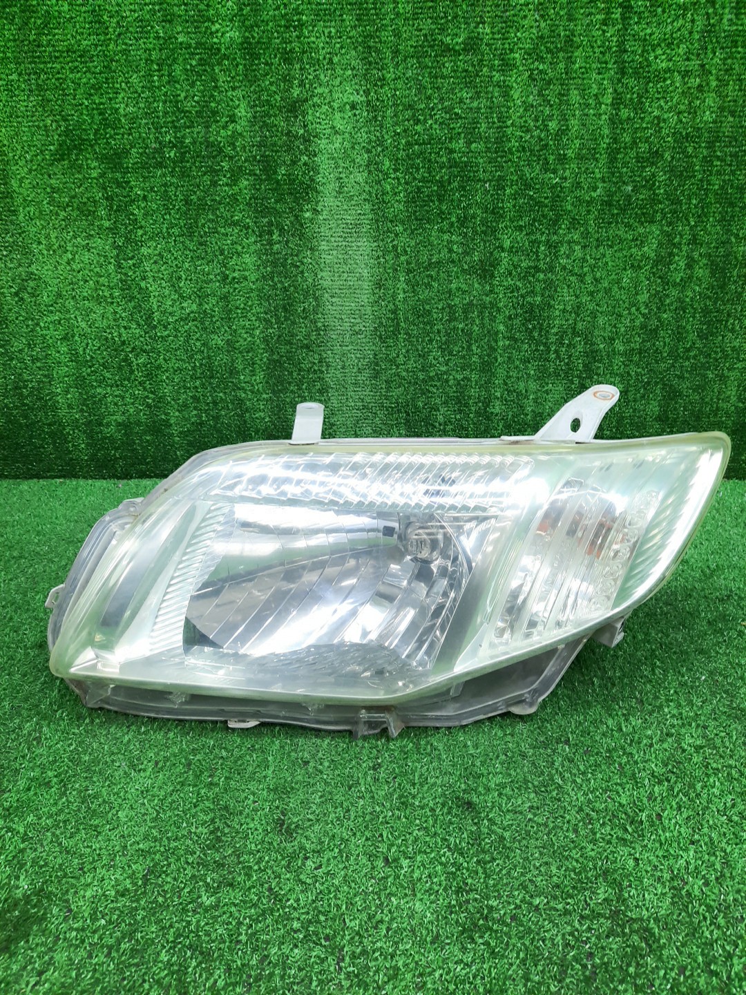 Фара левая передняя TOYOTA AXIO, COROLLA FIELDER, COROLLA  AXIO, FIELDER NZE141, NZE144, ZRE142, ZRE144, ZRE144G, ZRE142G, NZE144G, NZE141G 1 ракурс