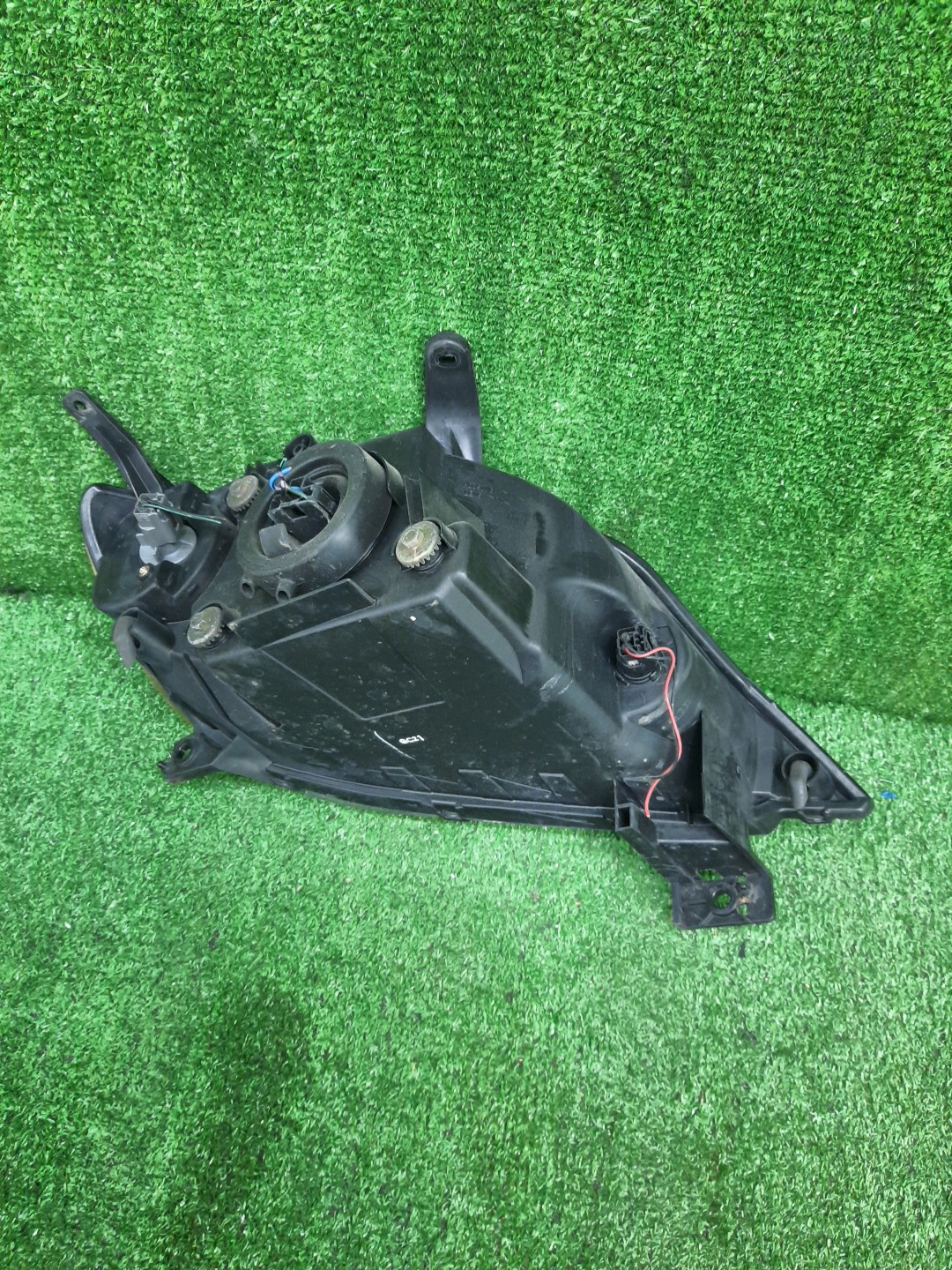 Фара левая передняя MAZDA DEMIO DY3W, DY5W, DY3R 4 ракурс